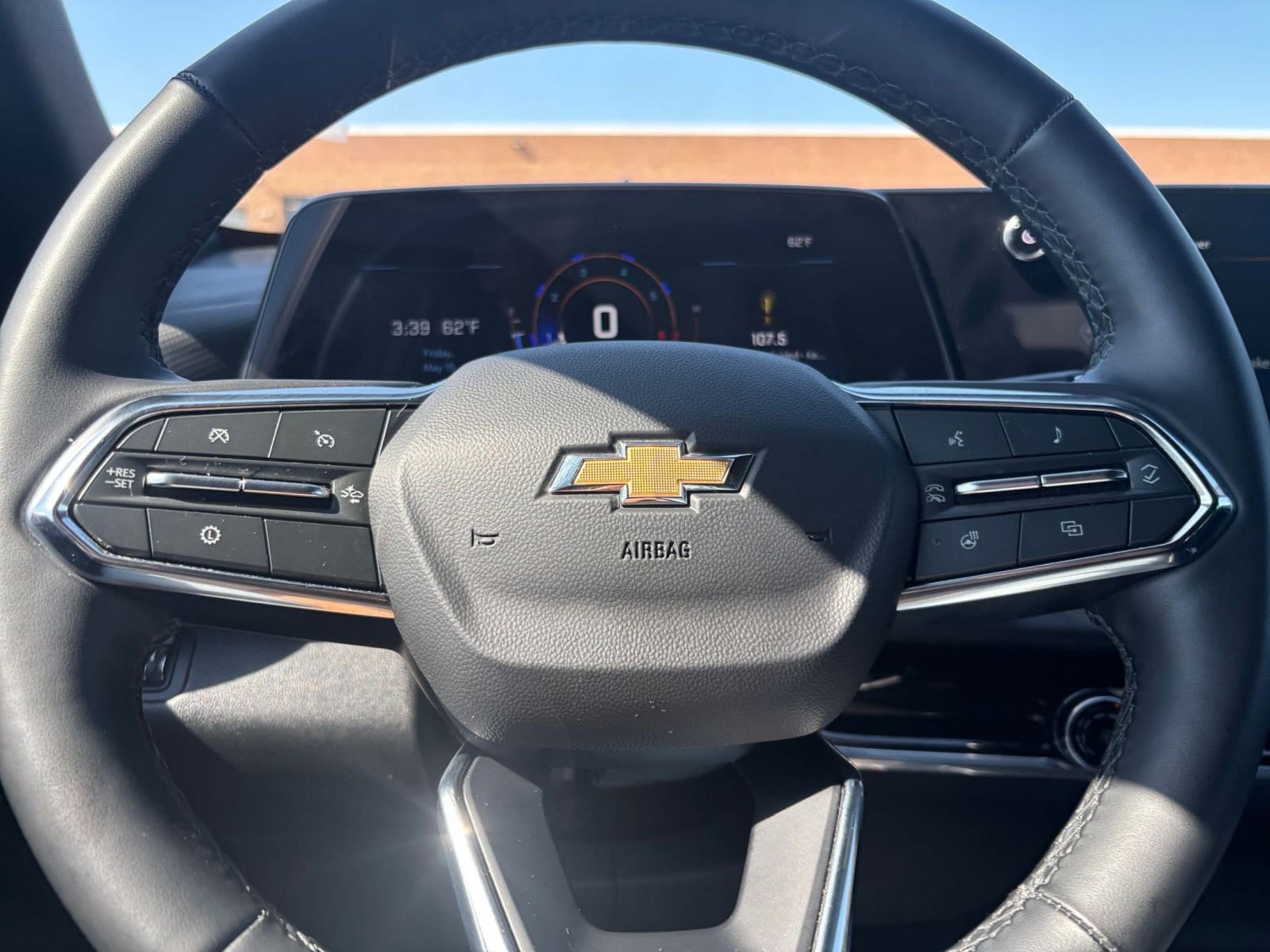 Thumbnail: 2025 Chevrolet Equinox - 25