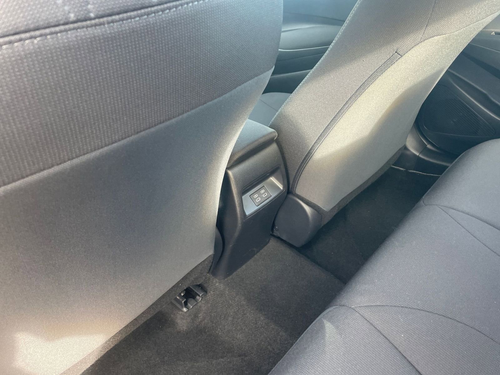 Thumbnail: 2025 Toyota Corolla - 24