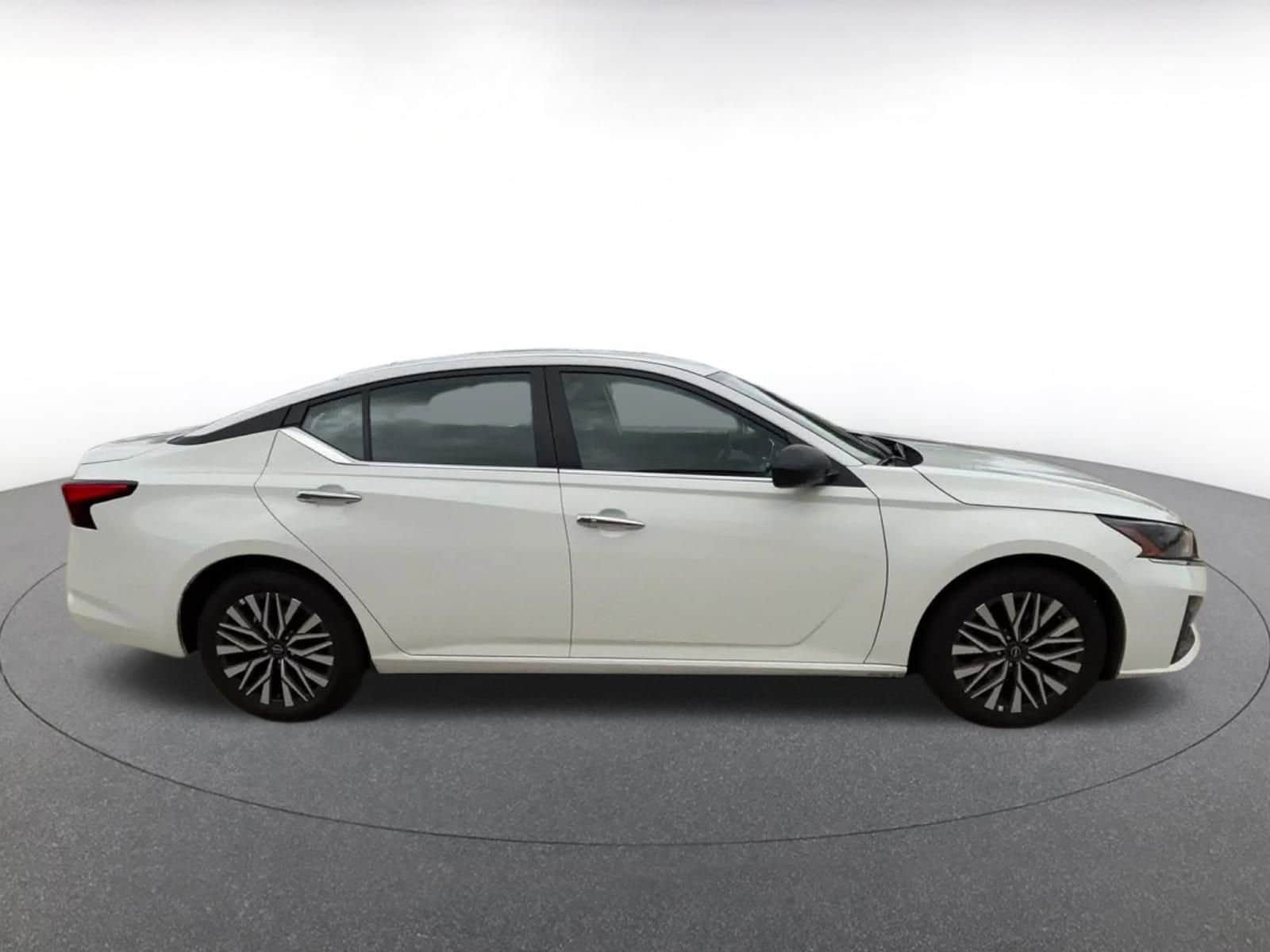 Thumbnail: 2025 Nissan Altima - 16