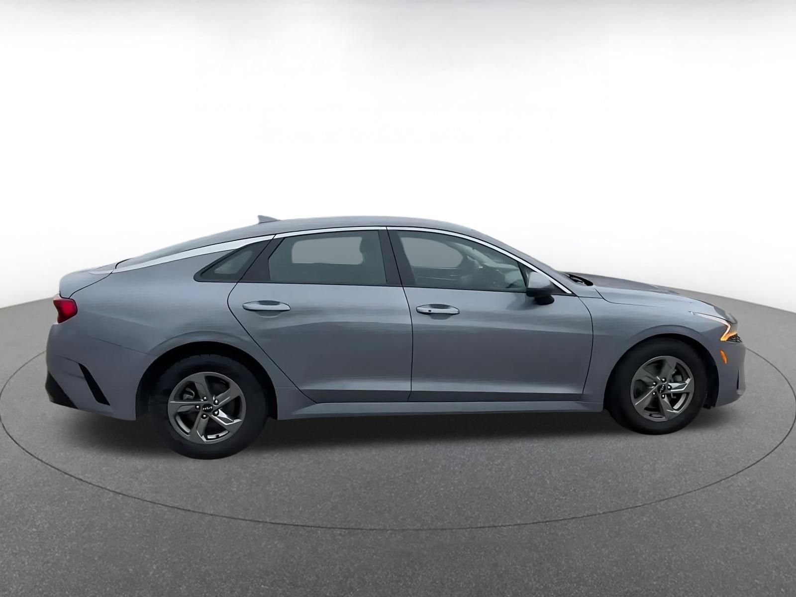 Thumbnail: 2023 Kia K5 - 16