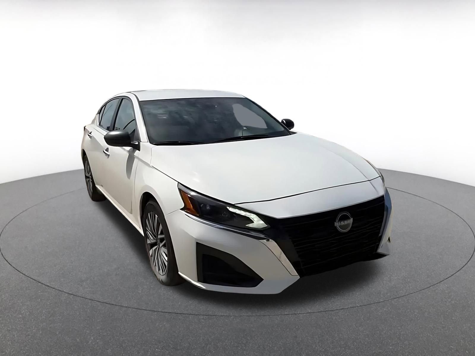 Thumbnail: 2025 Nissan Altima - 3