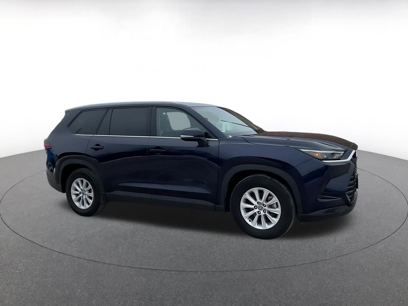 Thumbnail: 2025 Toyota Grand Highlander - 2