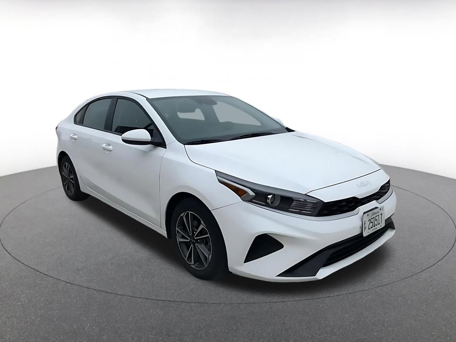 Thumbnail: 2024 Kia Forte - 3