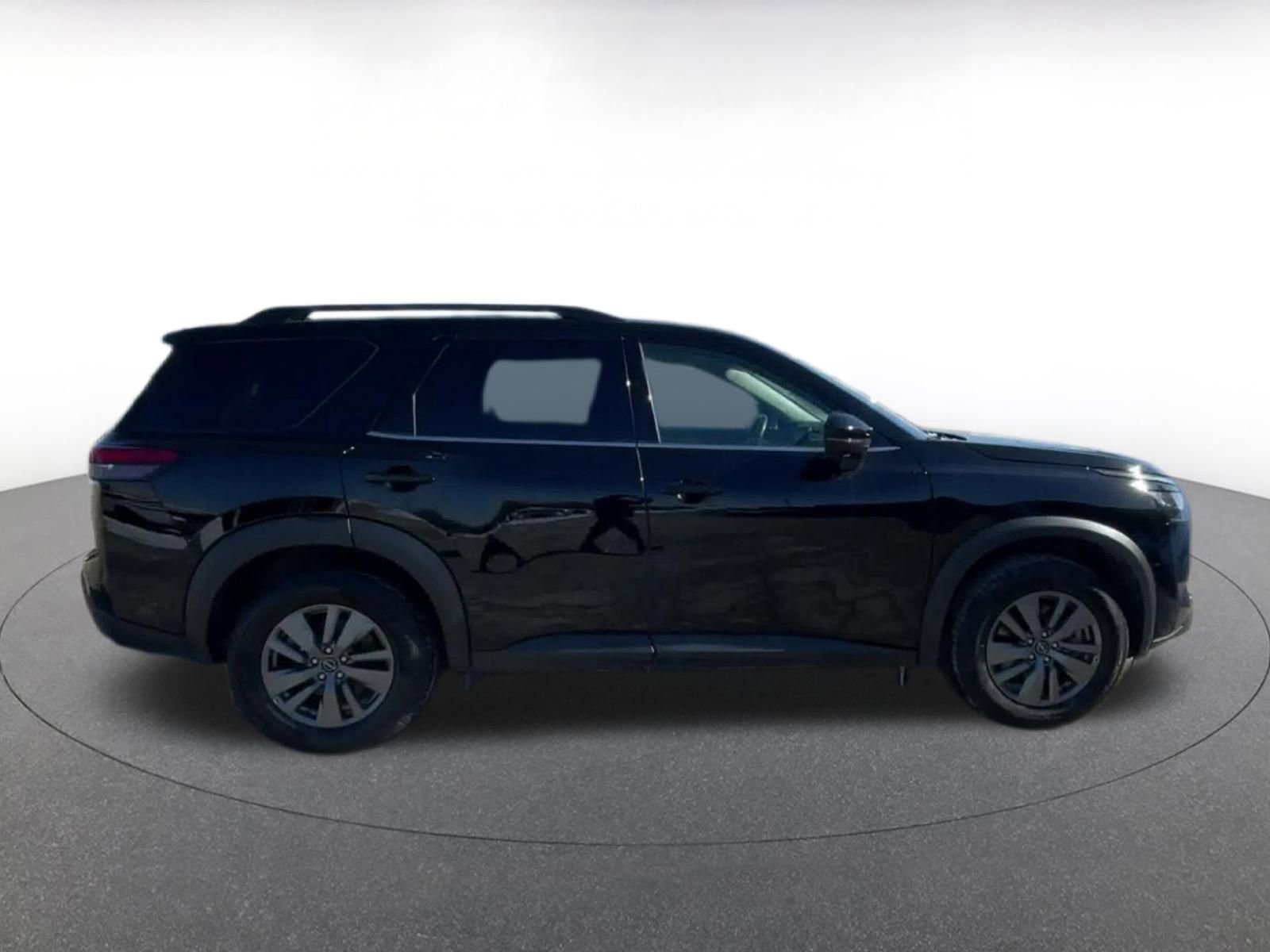 Thumbnail: 2025 Nissan Pathfinder - 16