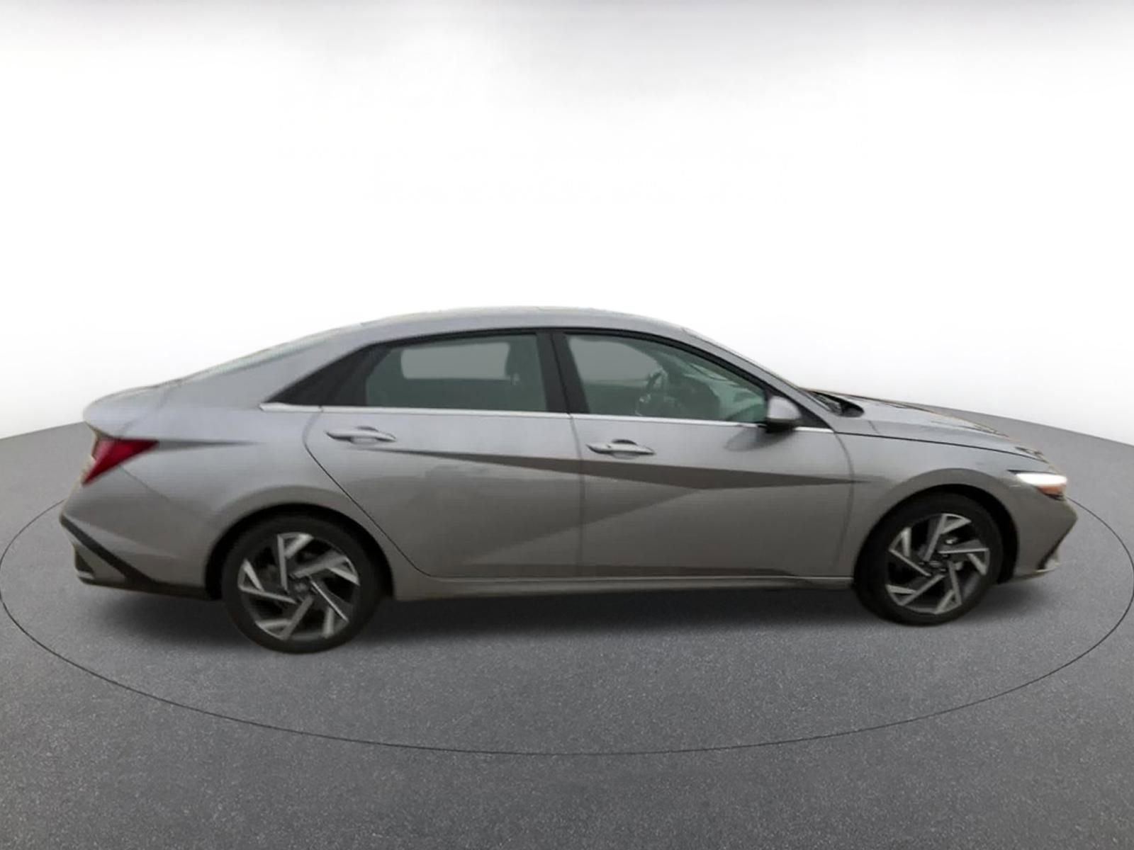 Thumbnail: 2025 Hyundai Elantra - 16