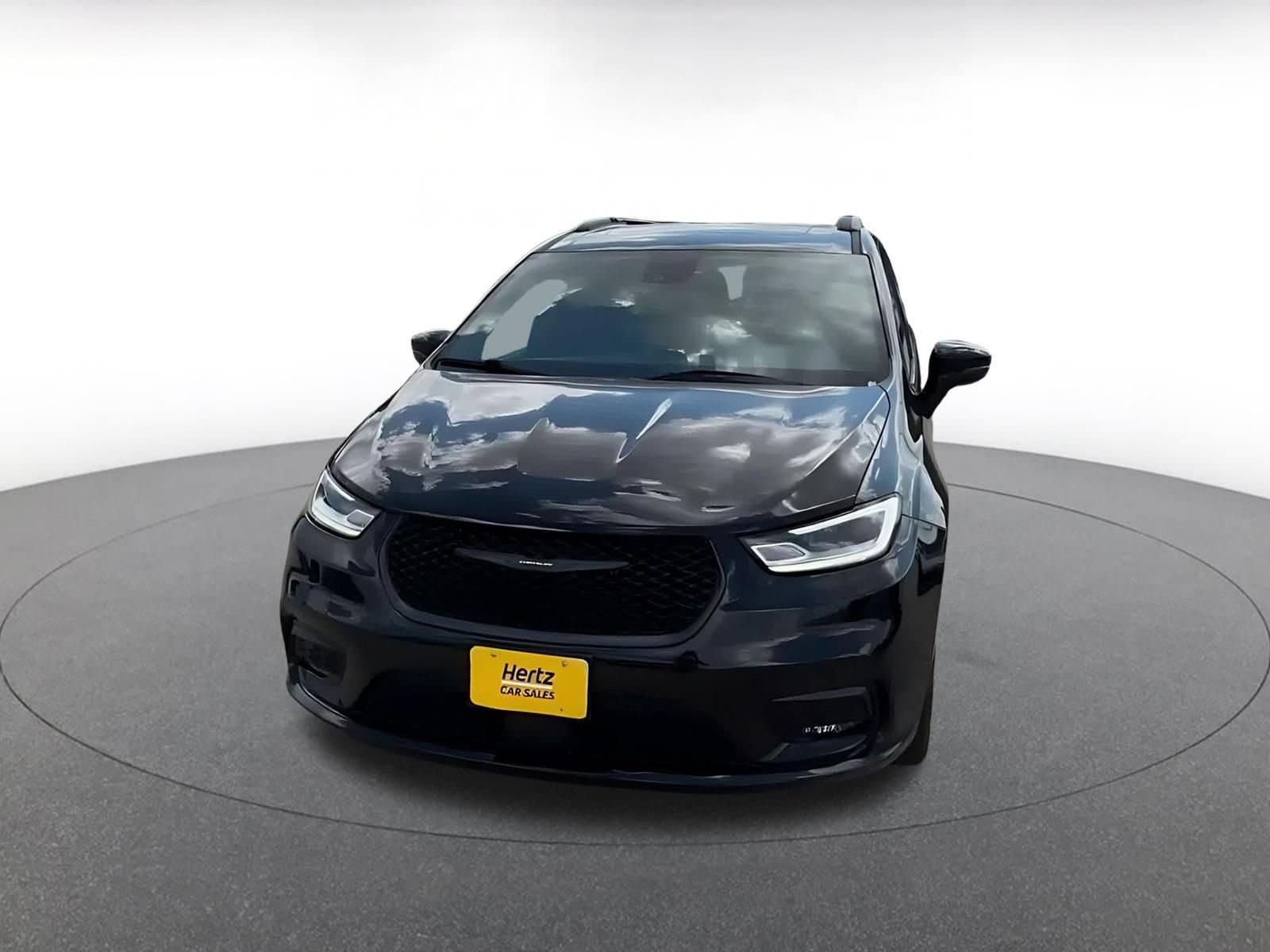 Thumbnail: 2025 Chrysler Pacifica - 4
