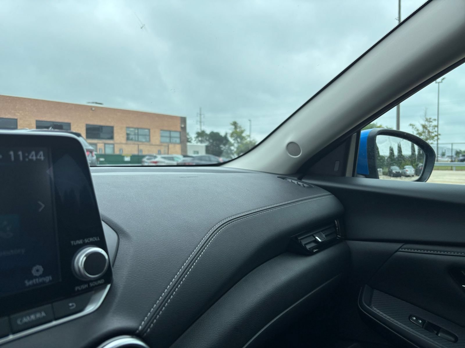 Thumbnail: 2025 Nissan Sentra - 33