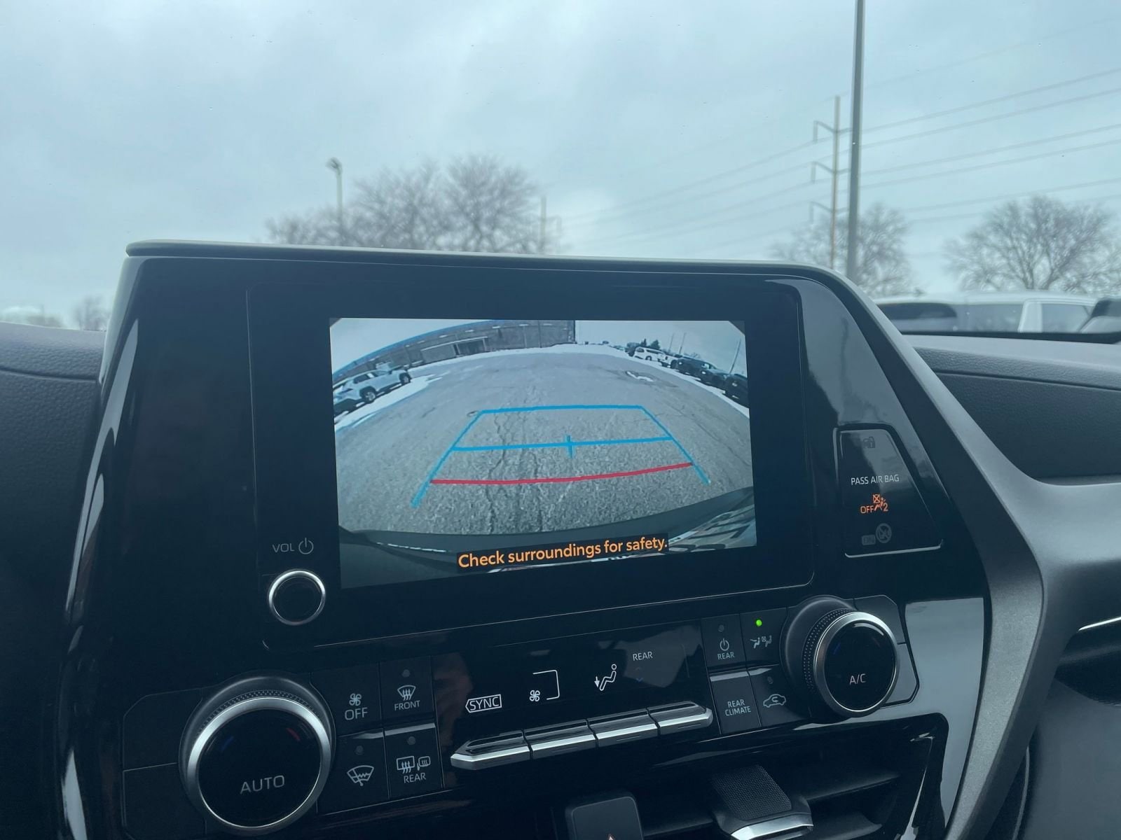 Thumbnail: 2025 Toyota Highlander - 25