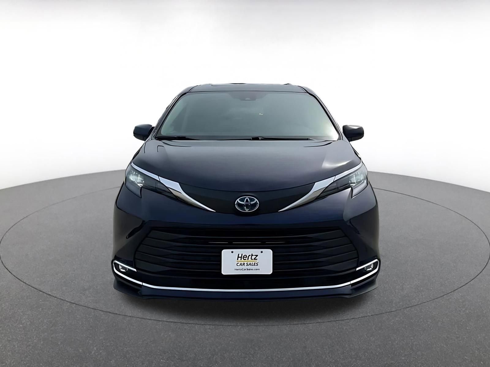 Thumbnail: 2024 Toyota Sienna - 4