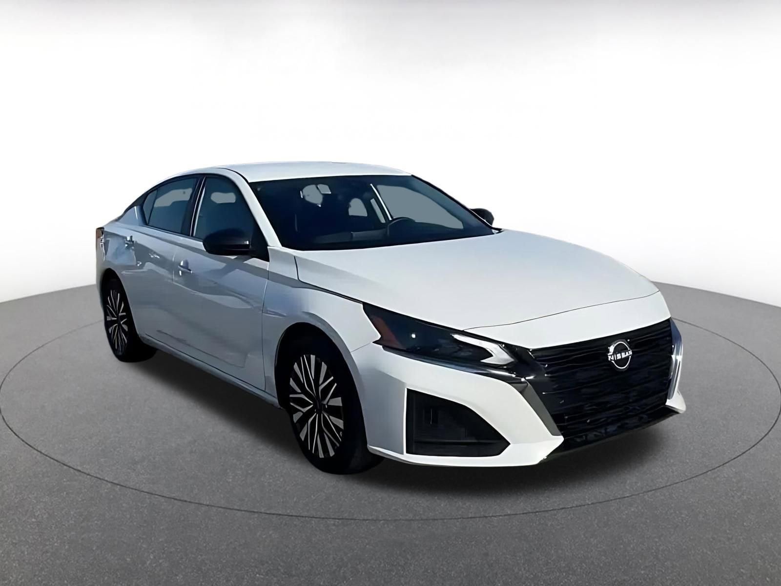 Thumbnail: 2025 Nissan Altima - 3