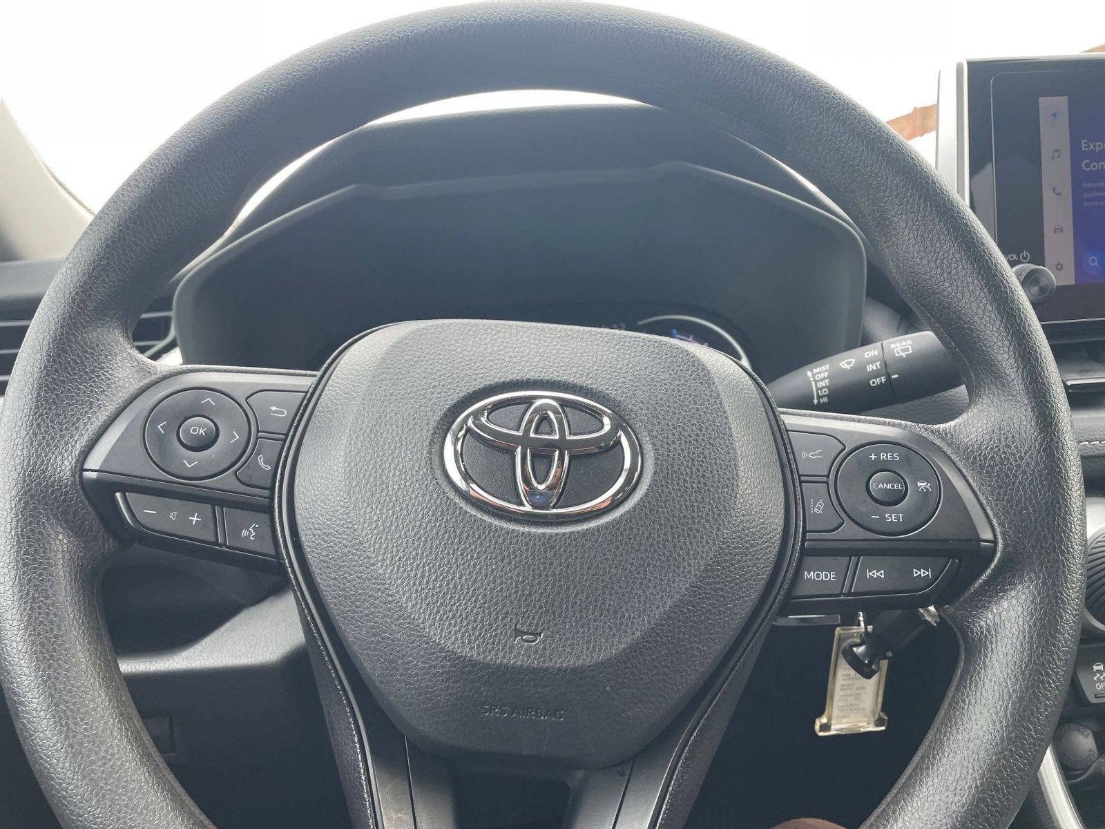 Thumbnail: 2025 Toyota RAV4 - 28