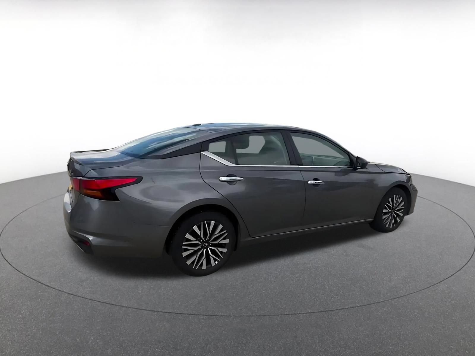 Thumbnail: 2025 Nissan Altima - 12