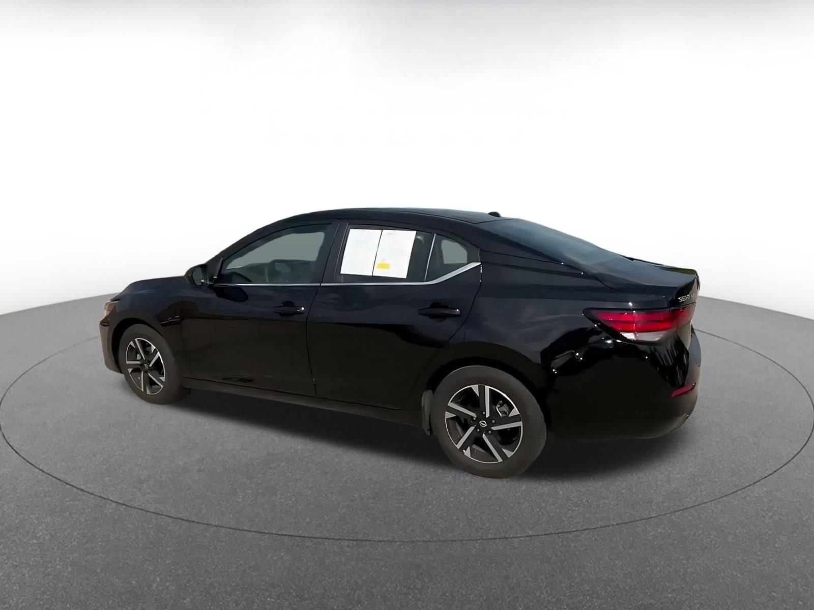 Thumbnail: 2025 Nissan Sentra - 9