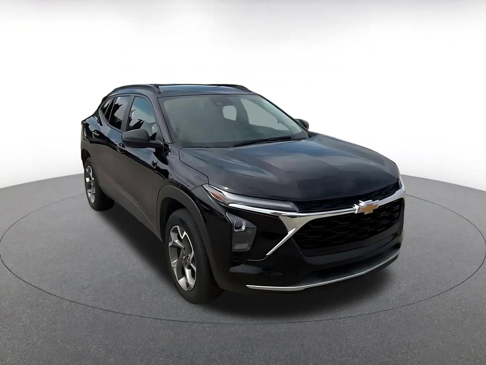 Thumbnail: 2025 Chevrolet Trax - 3