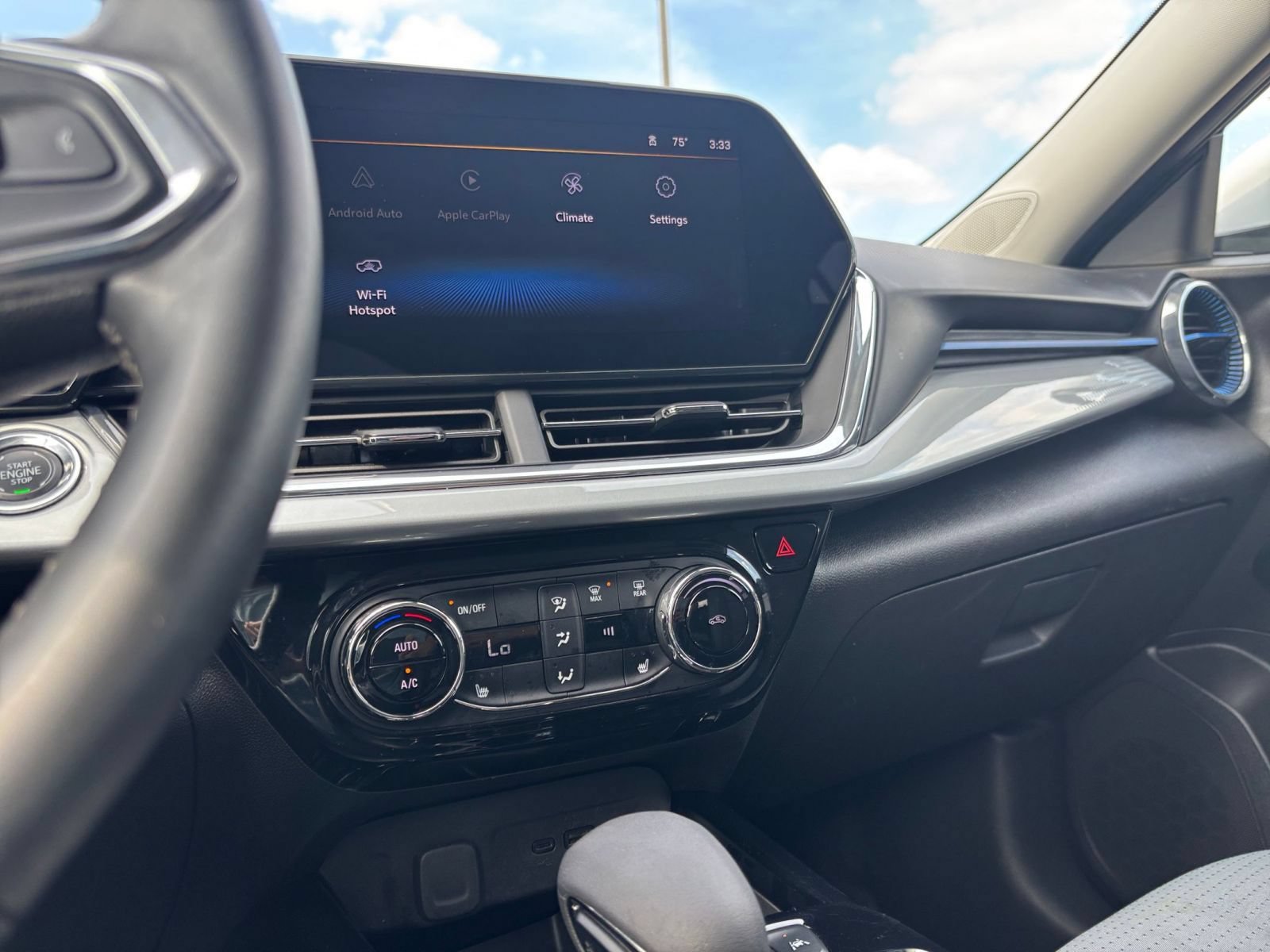 Thumbnail: 2025 Chevrolet Trax - 14