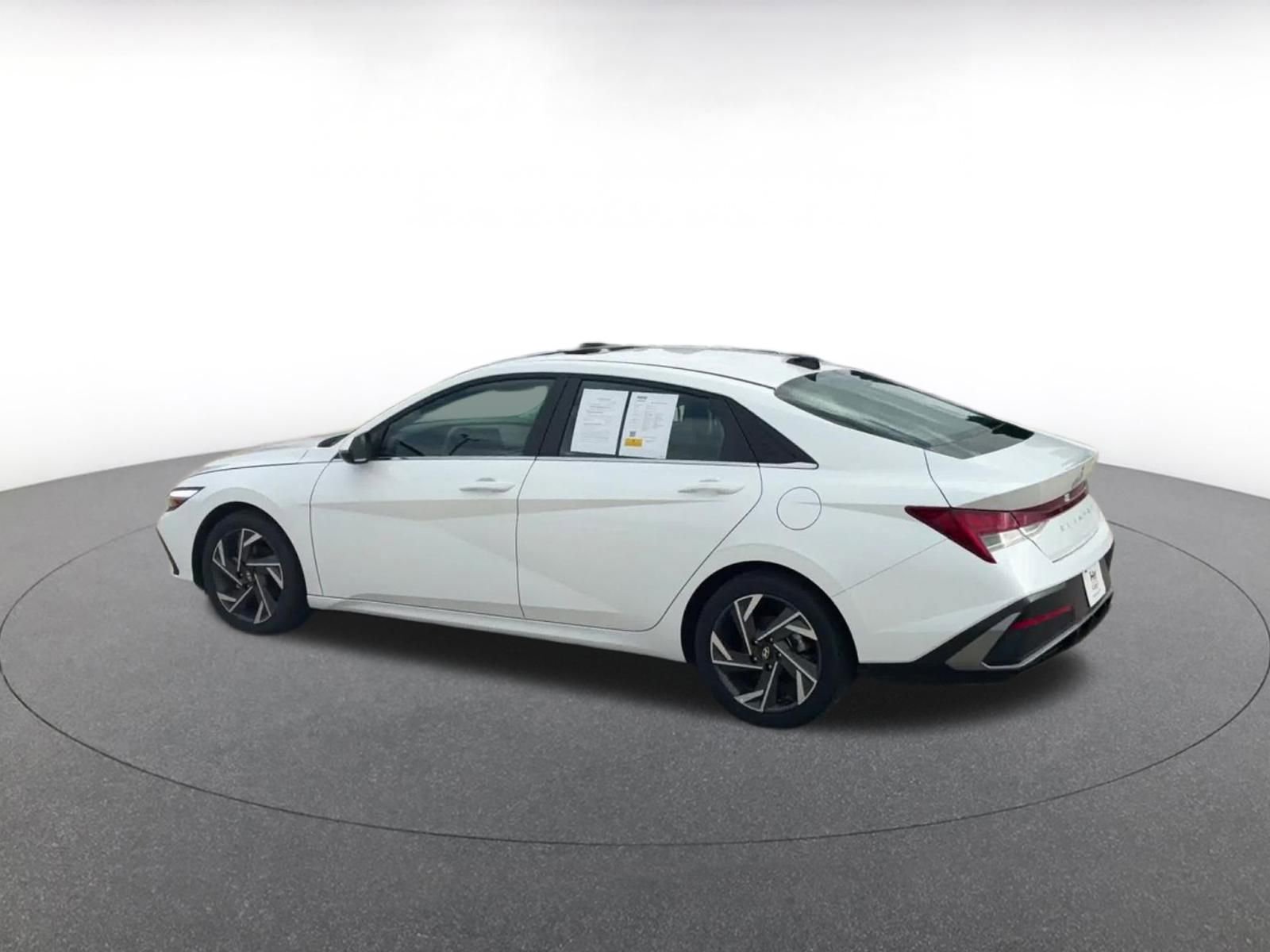 Thumbnail: 2025 Hyundai Elantra - 10