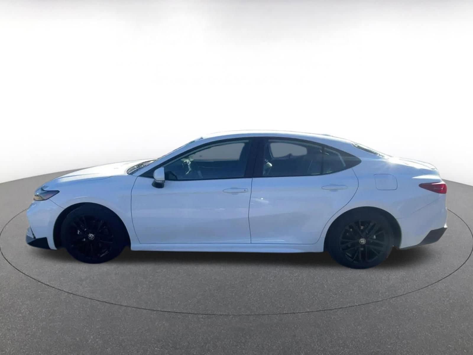 Thumbnail: 2025 Toyota Camry - 9