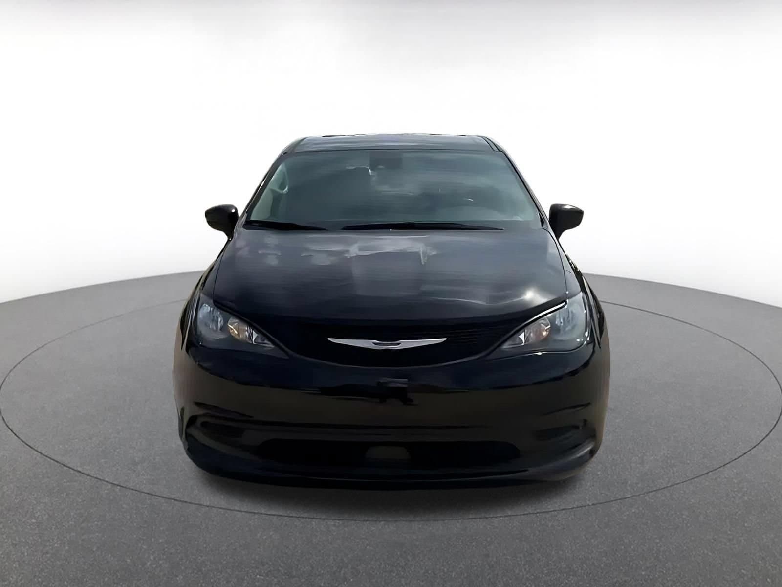 Thumbnail: 2024 Chrysler Voyager - 4