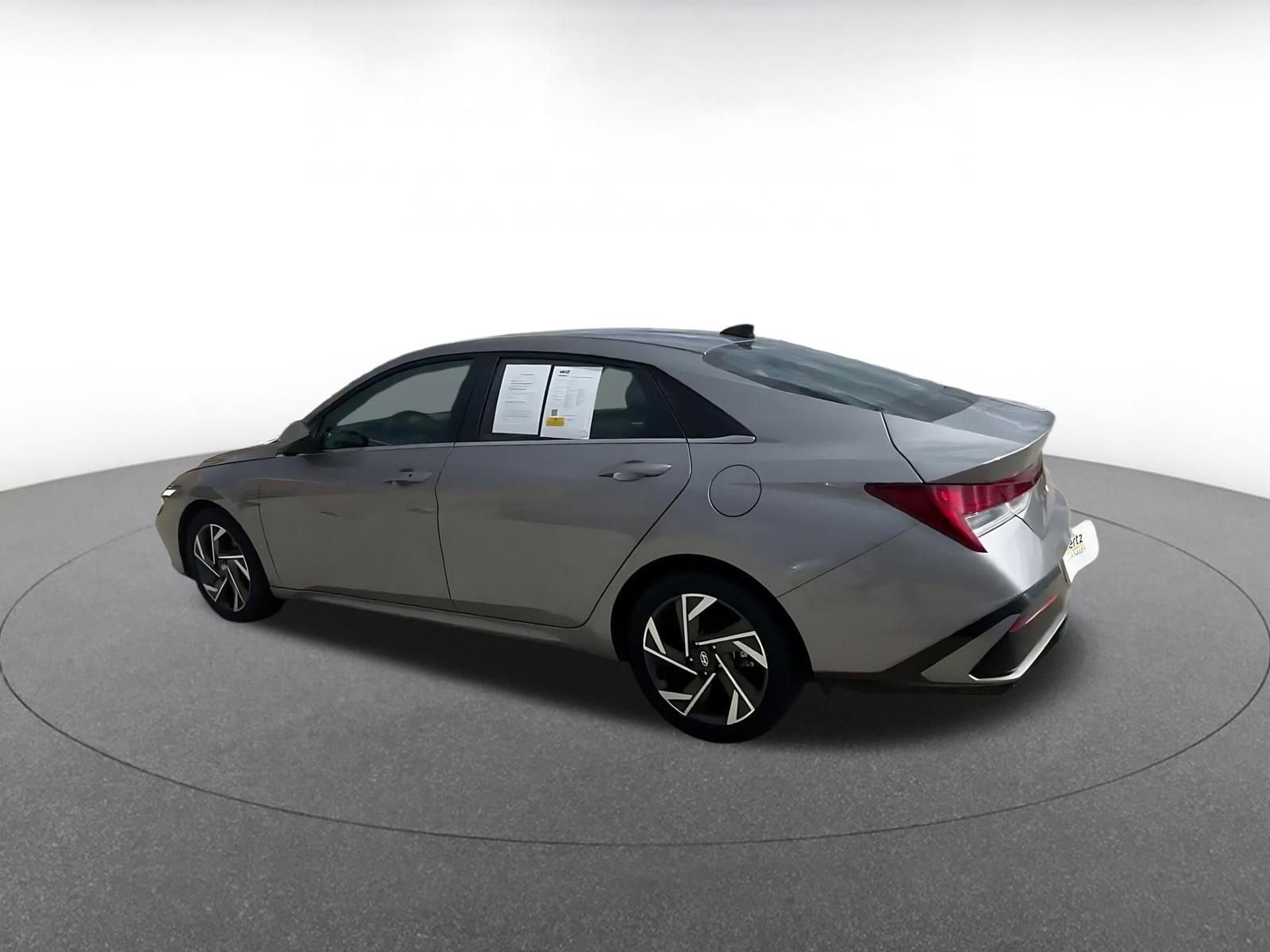 Thumbnail: 2025 Hyundai Elantra - 10