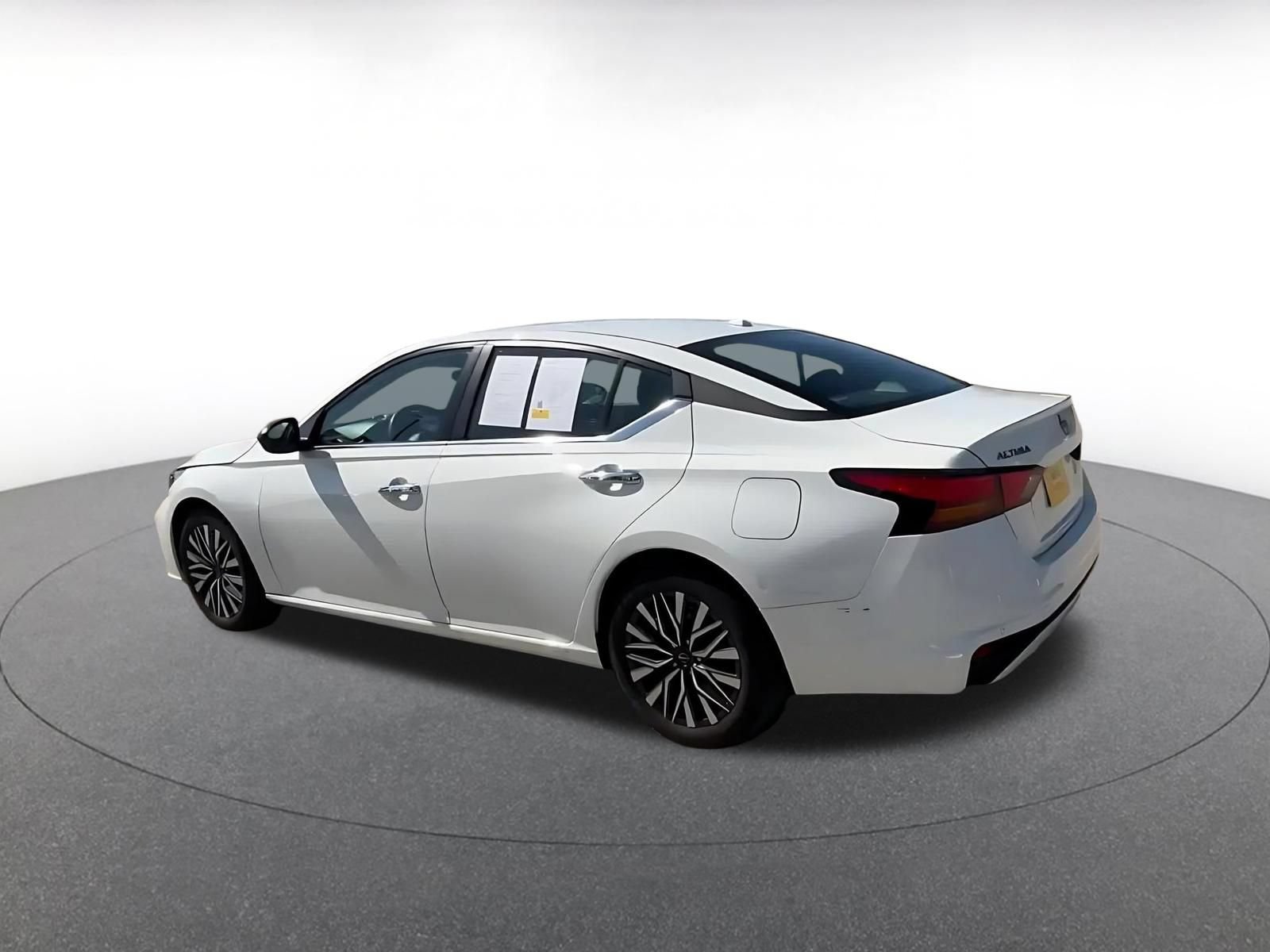 Thumbnail: 2025 Nissan Altima - 8