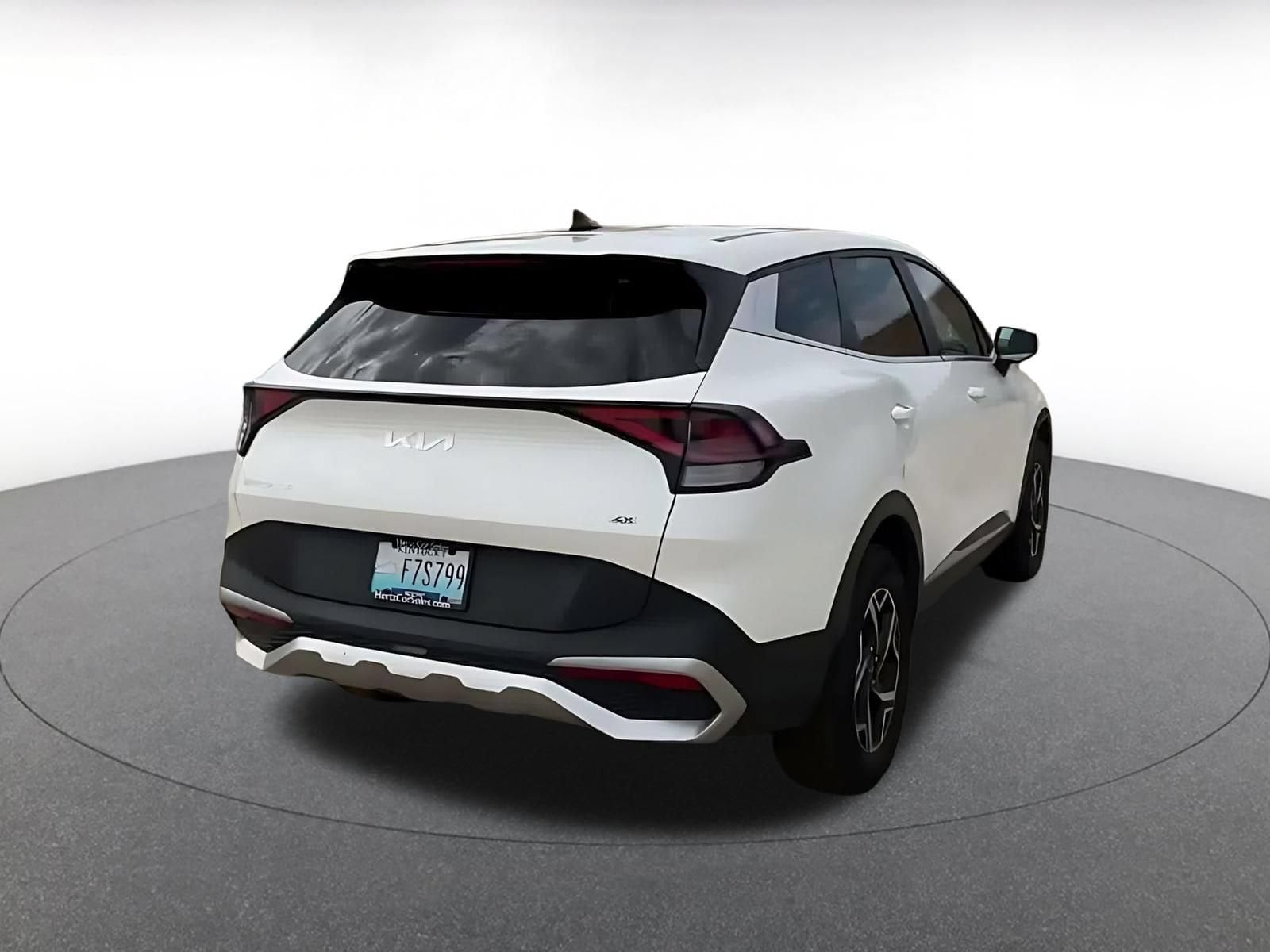 Thumbnail: 2023 Kia Sportage - 14