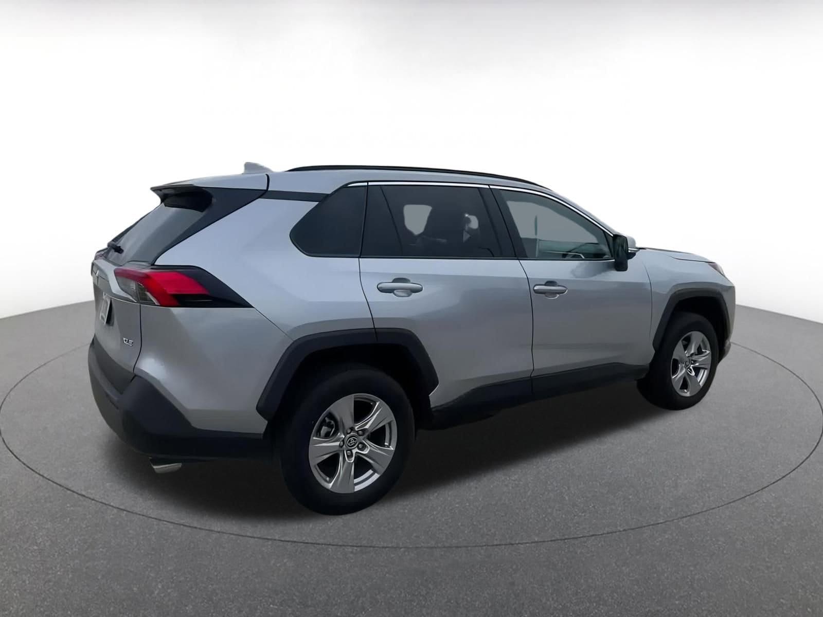 Thumbnail: 2025 Toyota RAV4 - 15