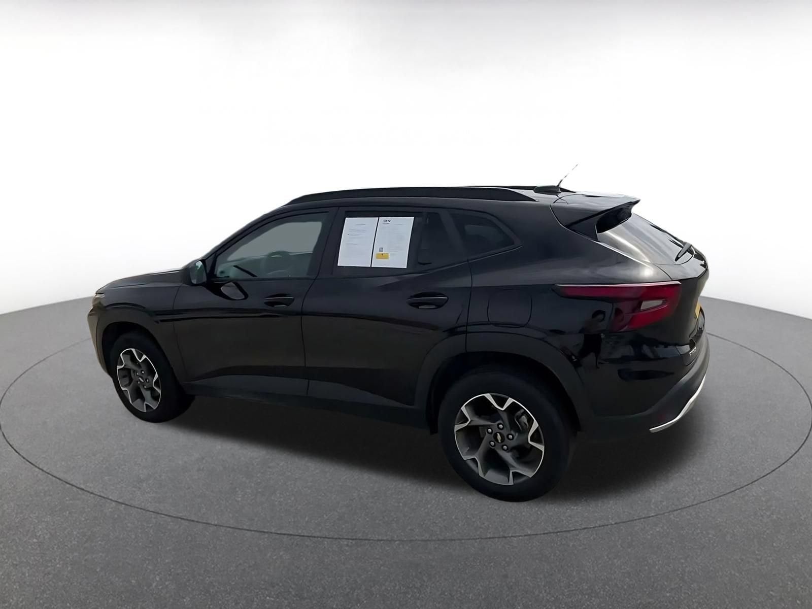 Thumbnail: 2025 Chevrolet Trax - 8
