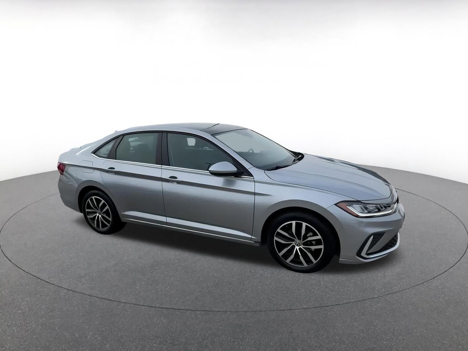 Thumbnail: 2025 Volkswagen Jetta - 2