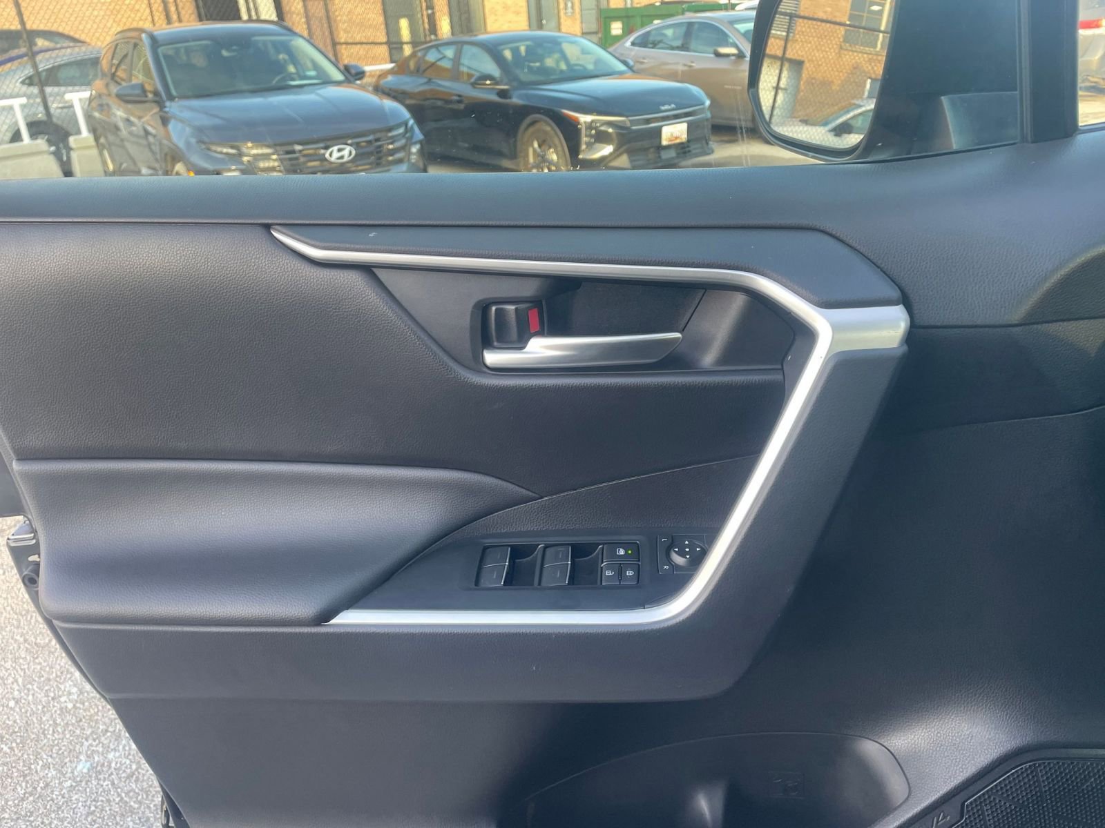 Thumbnail: 2025 Toyota RAV4 - 20