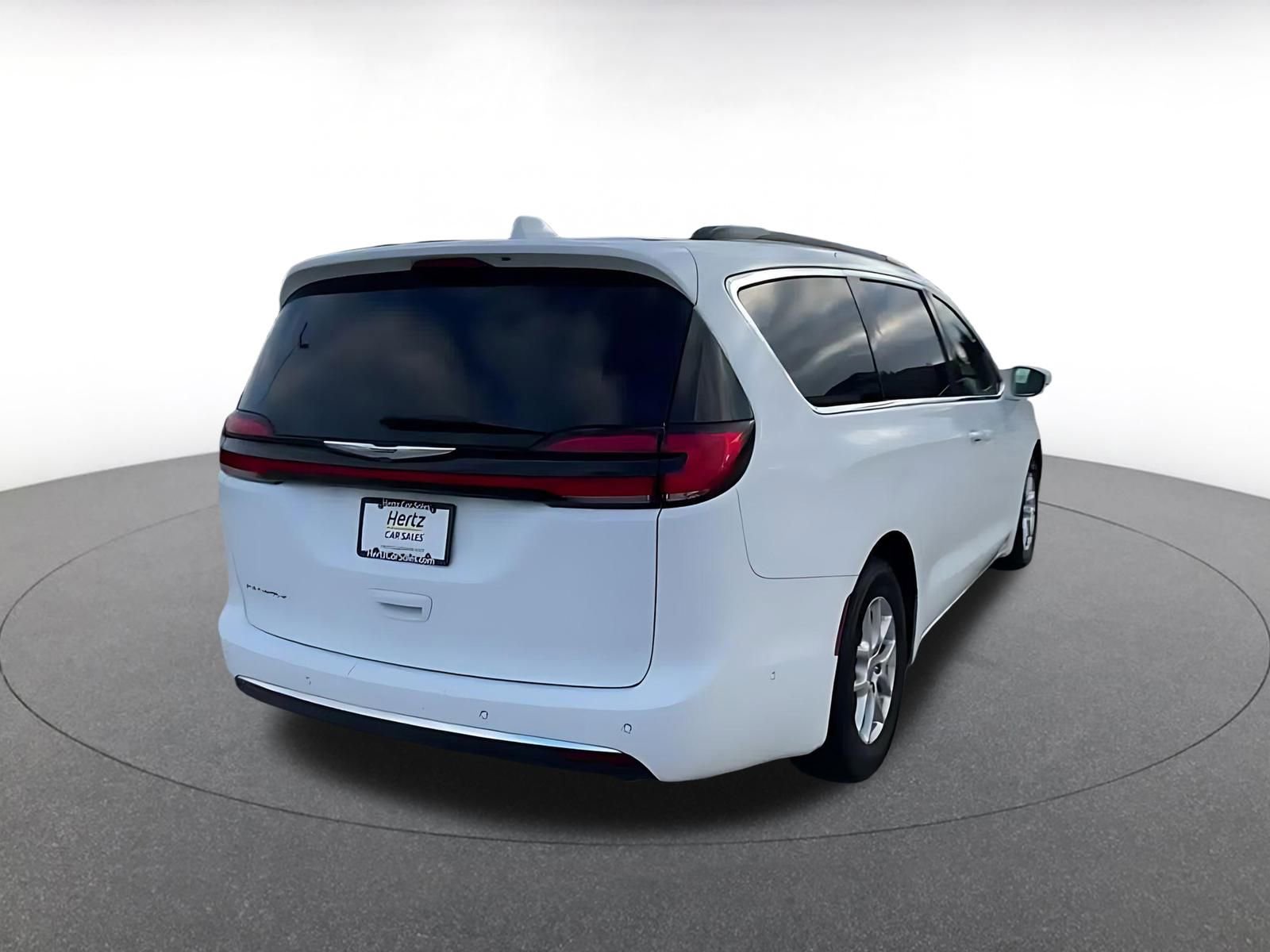 Thumbnail: 2022 Chrysler Pacifica - 14