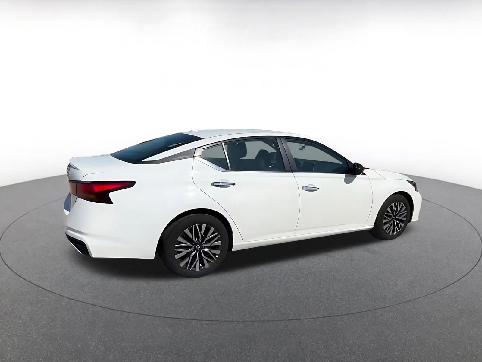 Thumbnail: 2025 Nissan Altima - 15