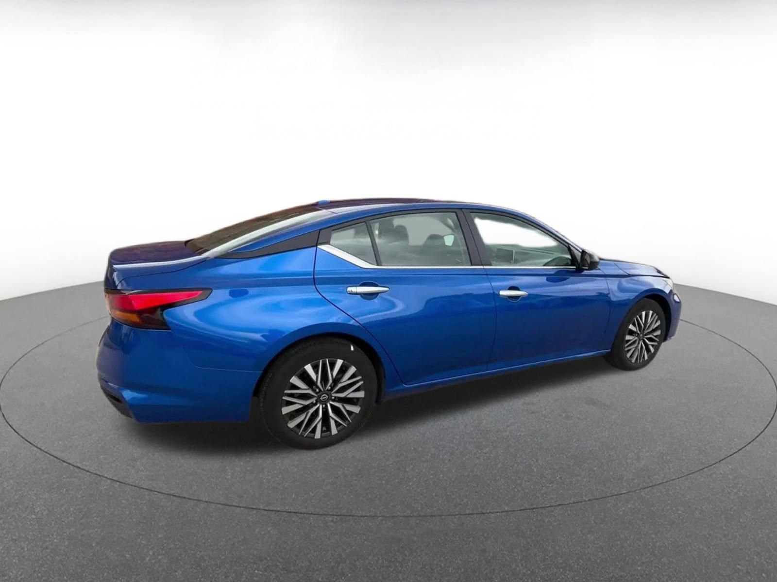 Thumbnail: 2025 Nissan Altima - 14