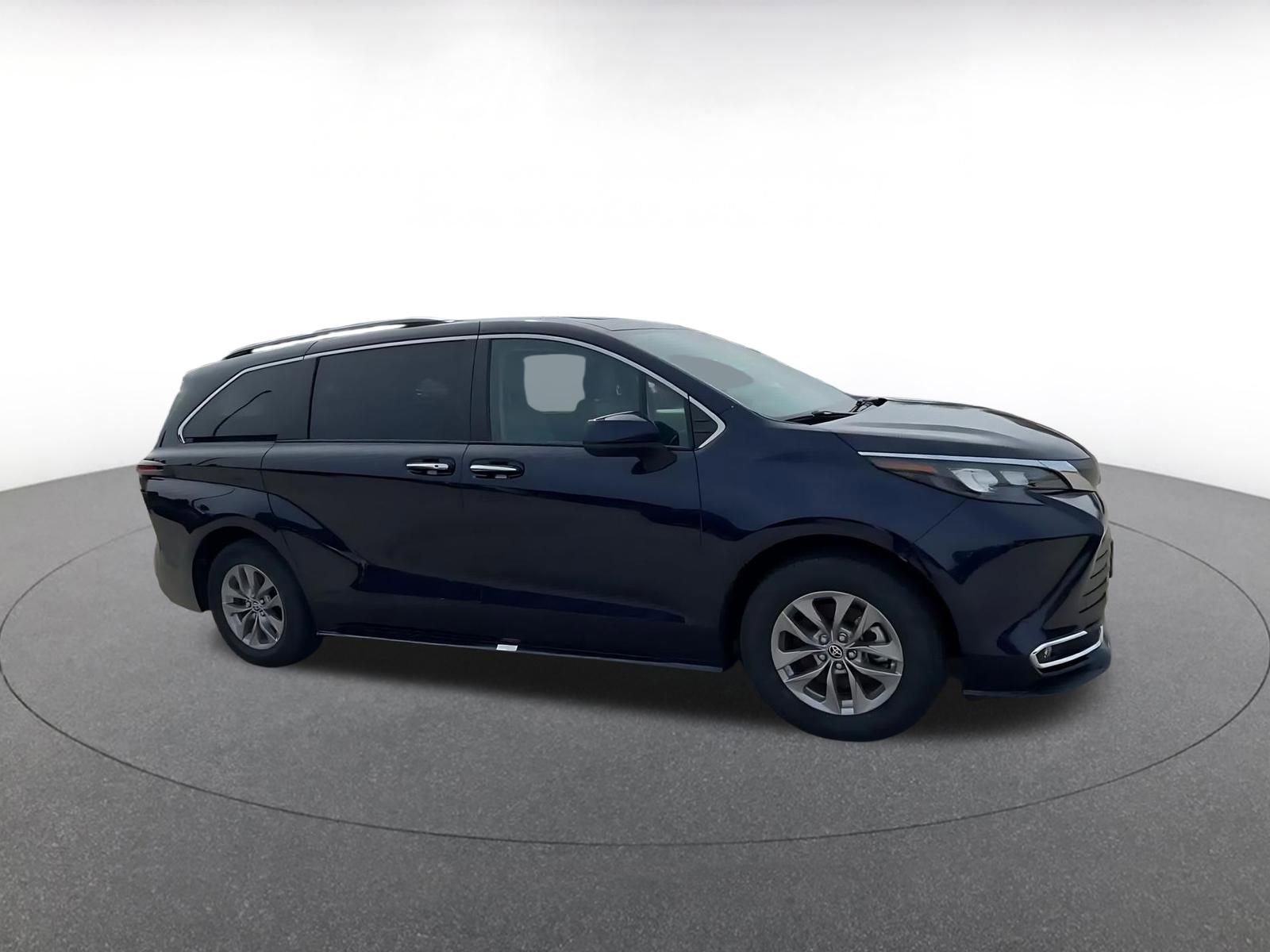 Thumbnail: 2024 Toyota Sienna - 2
