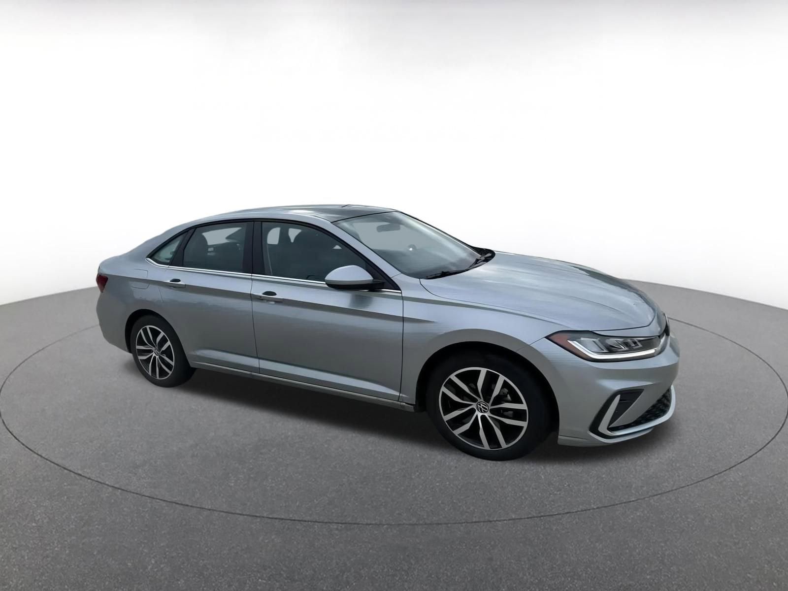 Thumbnail: 2025 Volkswagen Jetta - 2