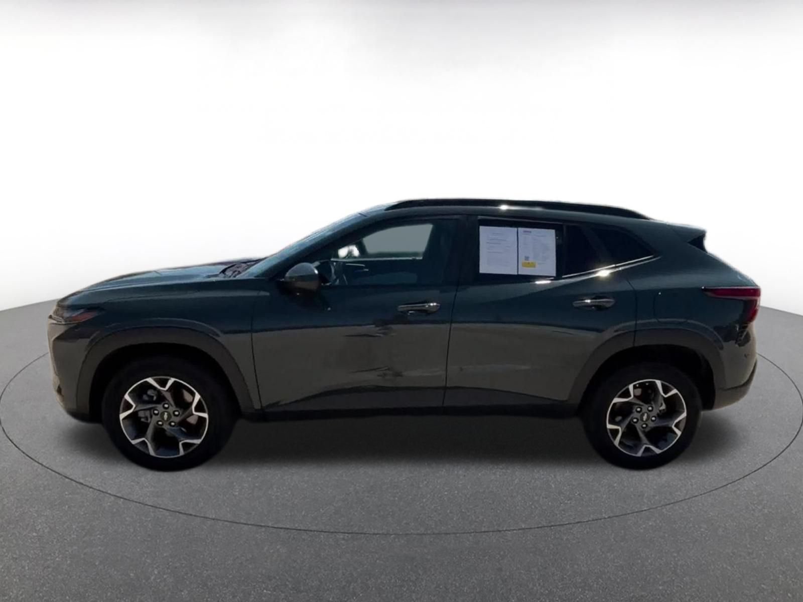 Thumbnail: 2025 Chevrolet Trax - 9