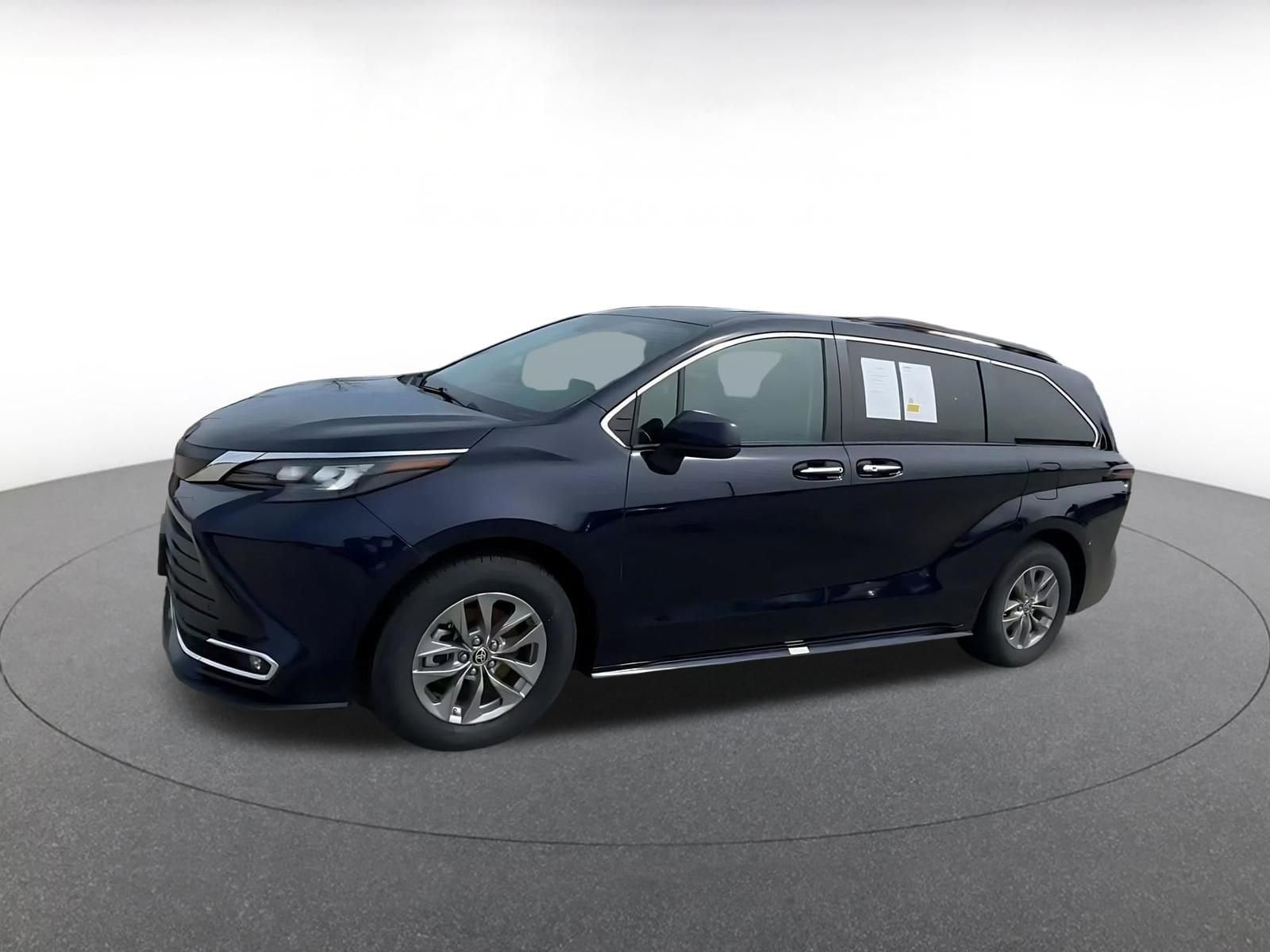 Thumbnail: 2024 Toyota Sienna - 8