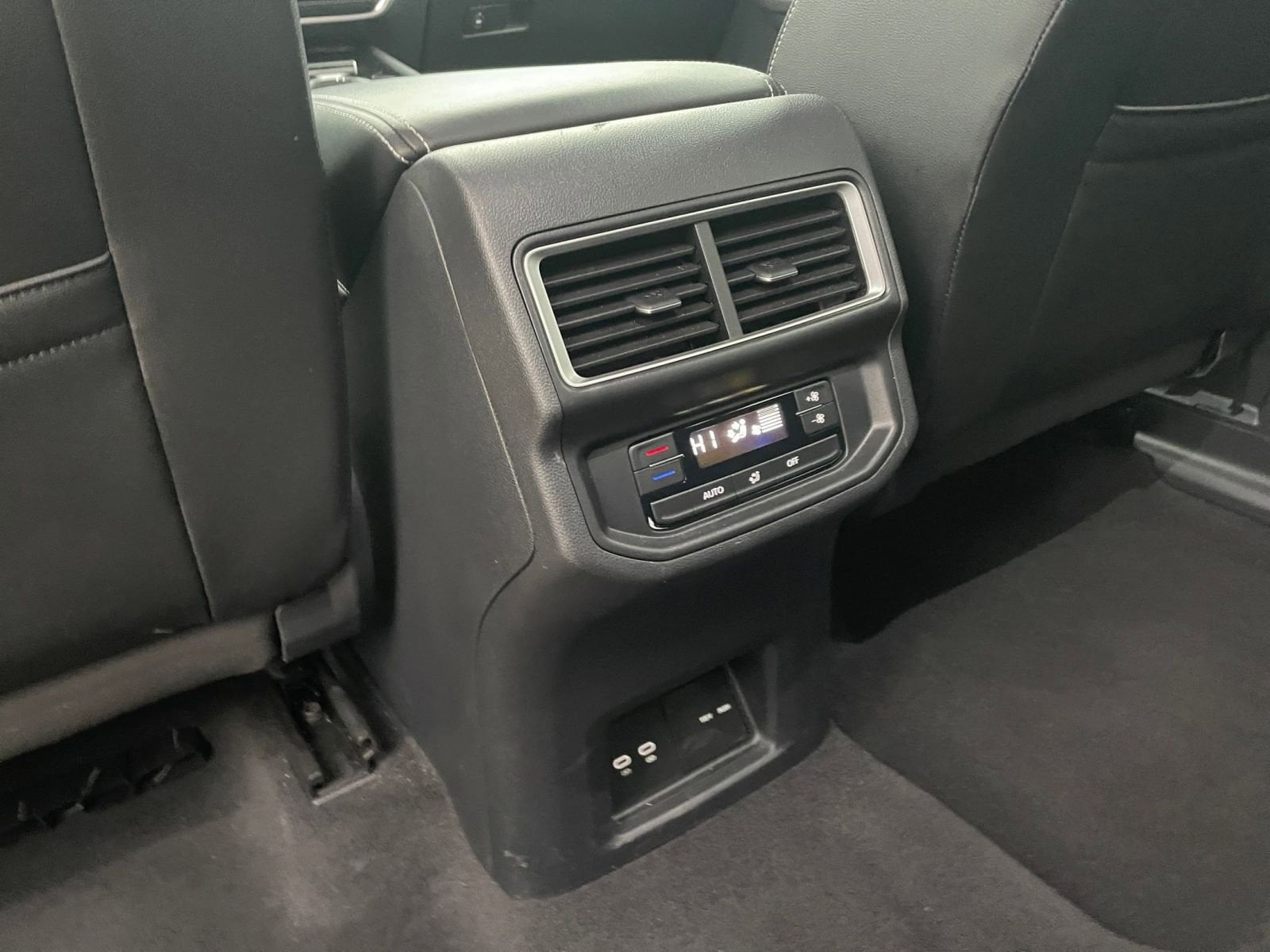 Thumbnail: 2025 Volkswagen Atlas - 24