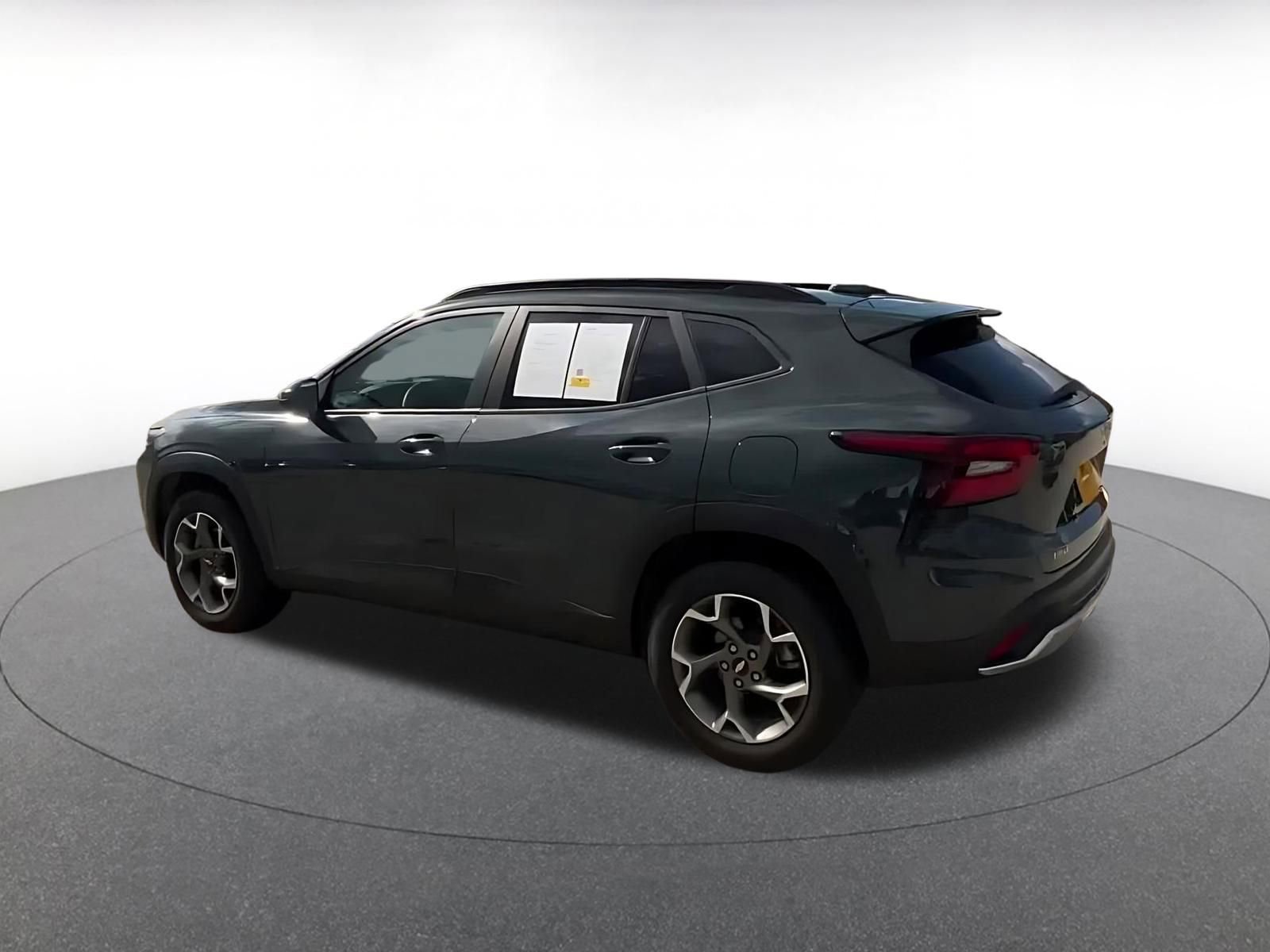 Thumbnail: 2025 Chevrolet Trax - 10
