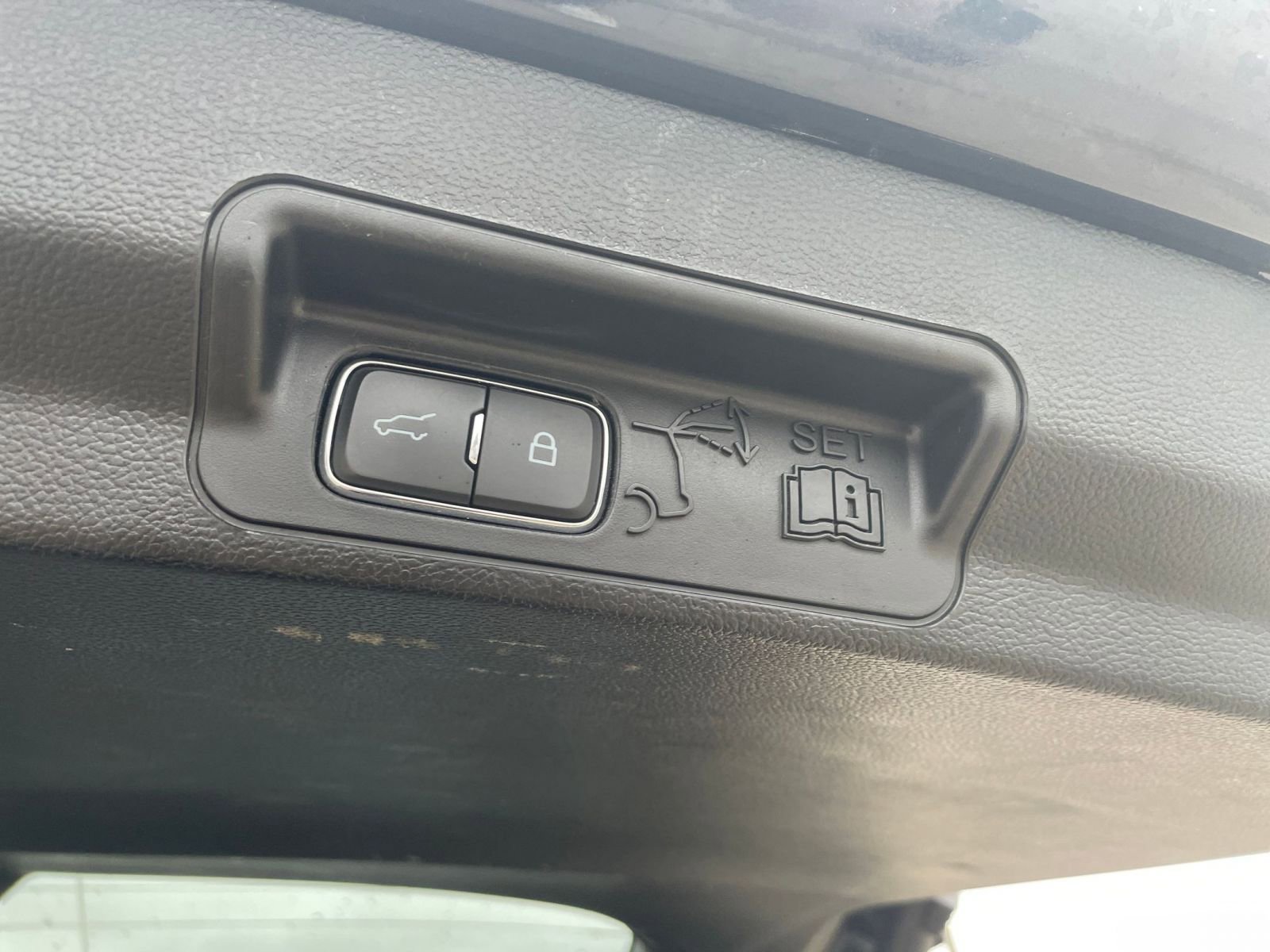 Thumbnail: 2024 Ford Explorer - 24