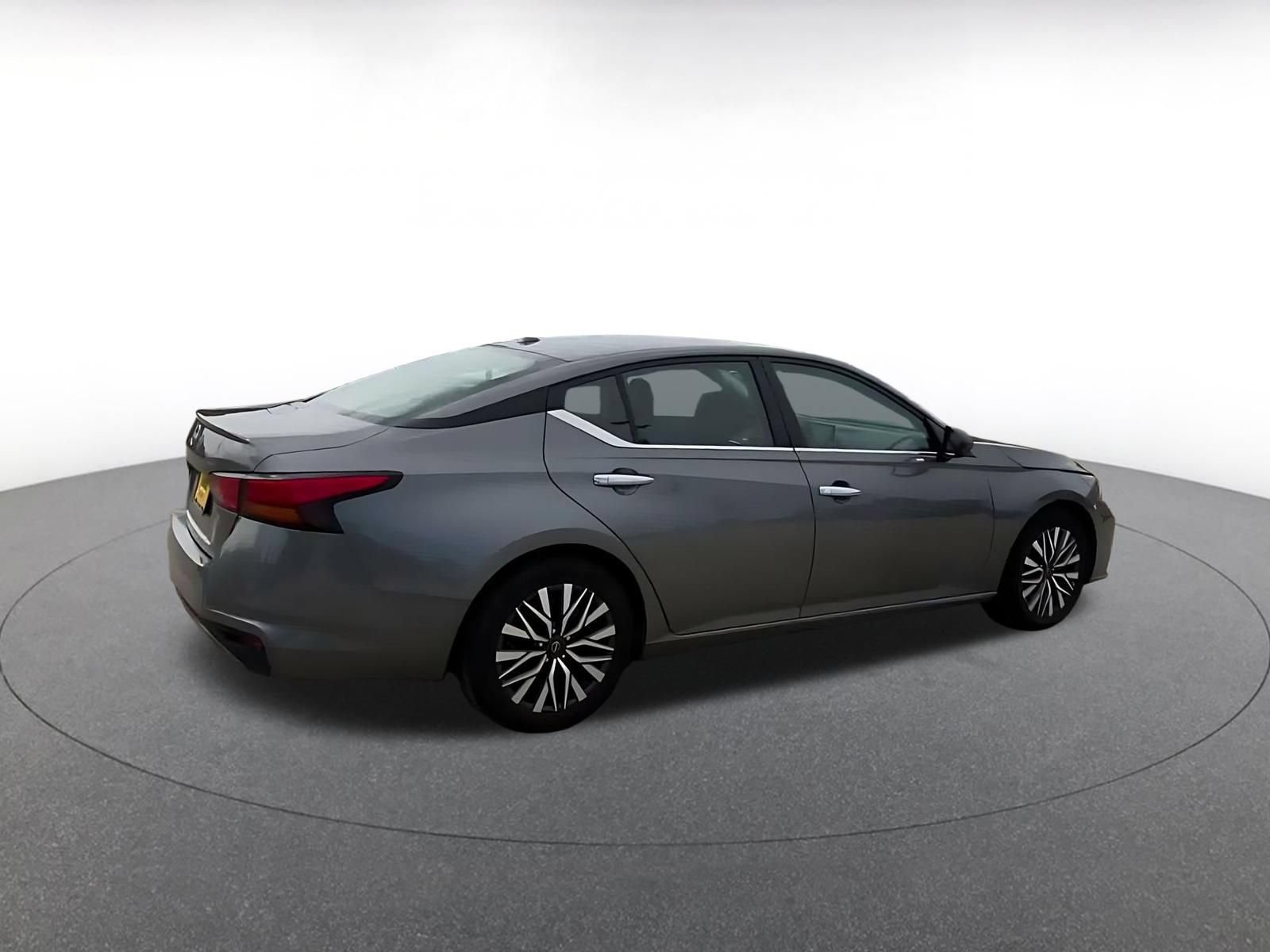 Thumbnail: 2025 Nissan Altima - 13