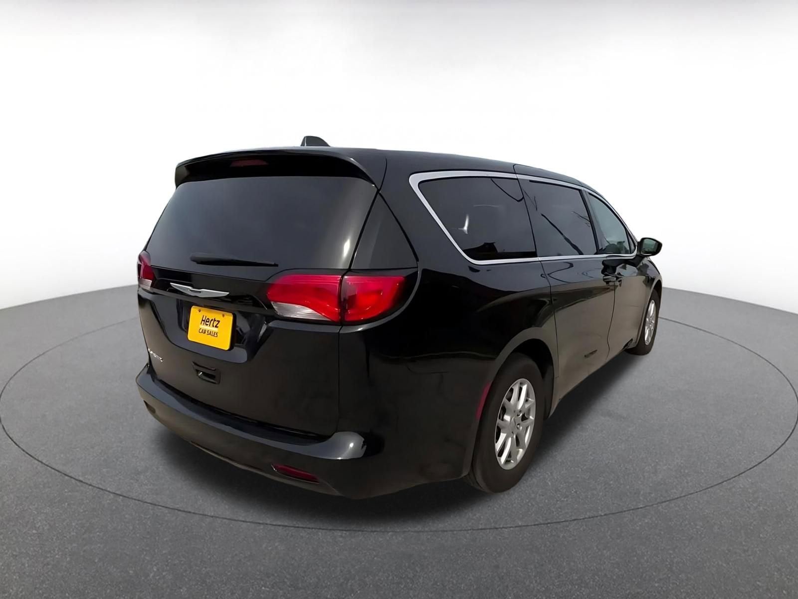 Thumbnail: 2024 Chrysler Voyager - 15