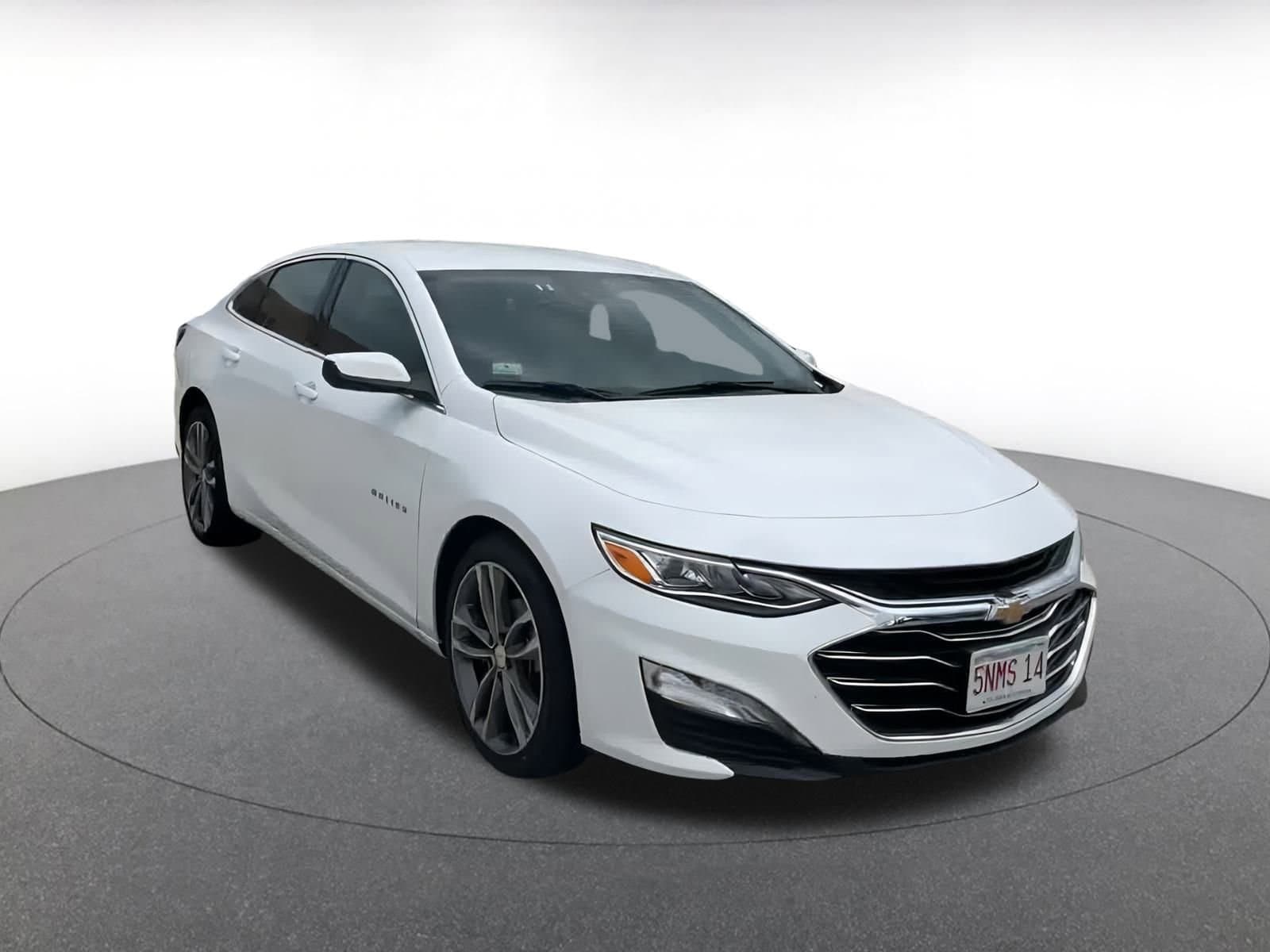 Thumbnail: 2024 Chevrolet Malibu - 3
