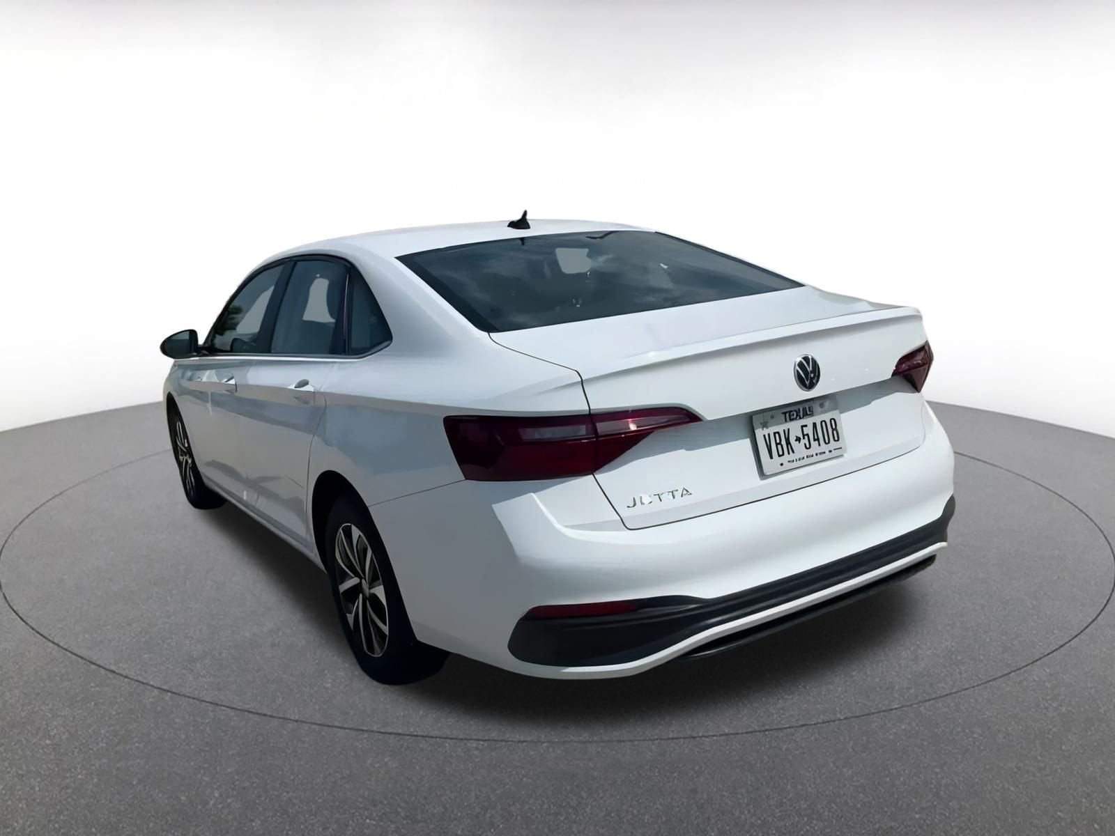 Thumbnail: 2024 Volkswagen Jetta - 16