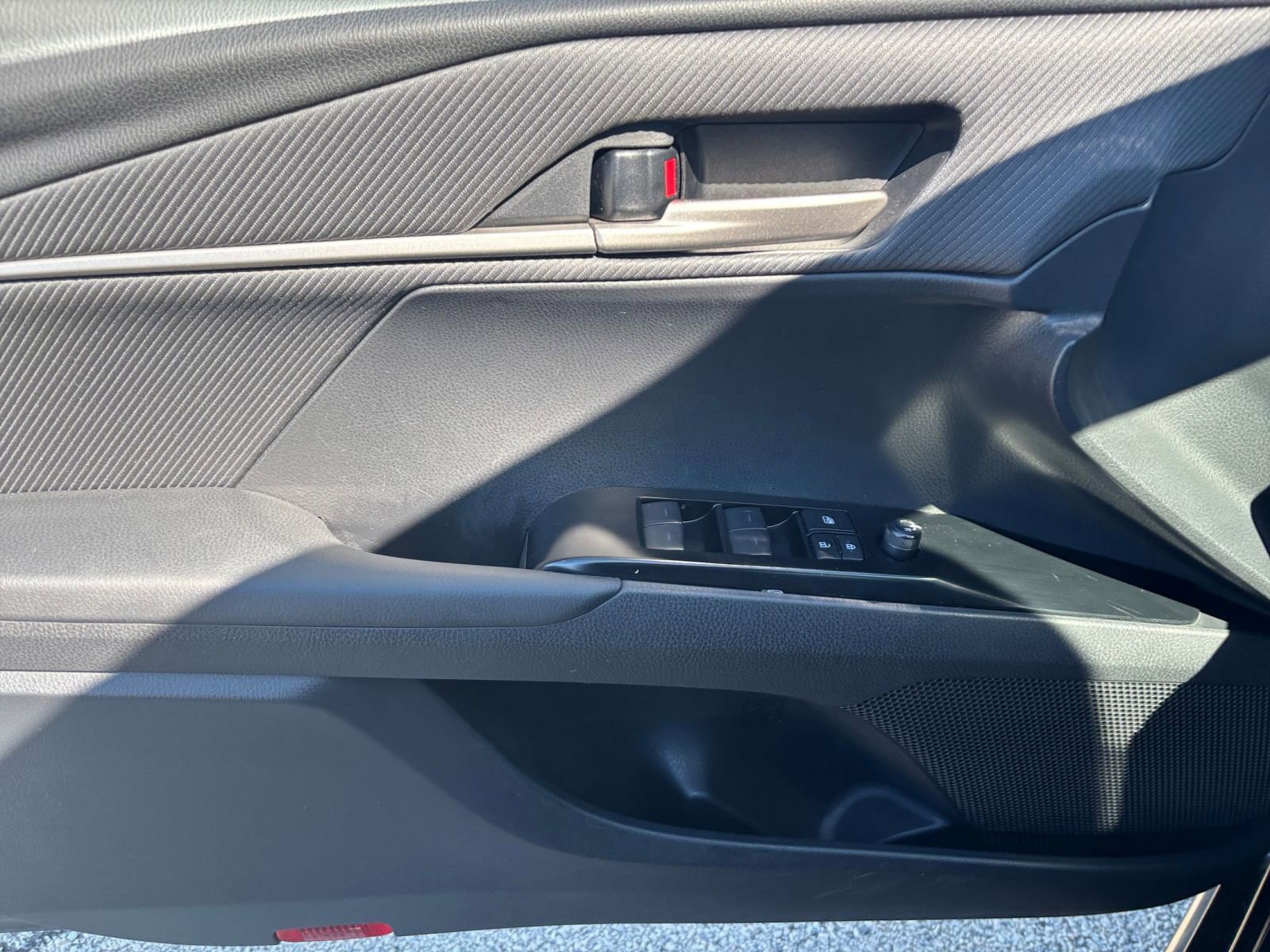 Thumbnail: 2025 Toyota Camry - 18