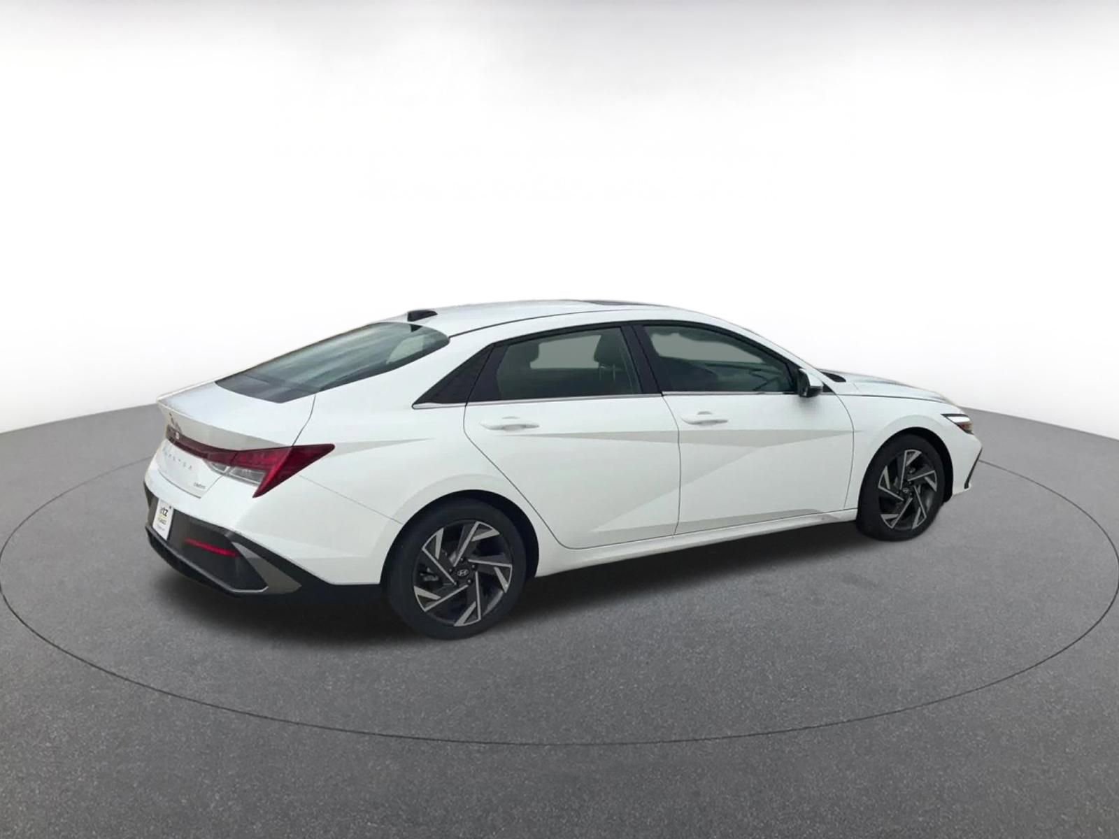 Thumbnail: 2025 Hyundai Elantra - 15