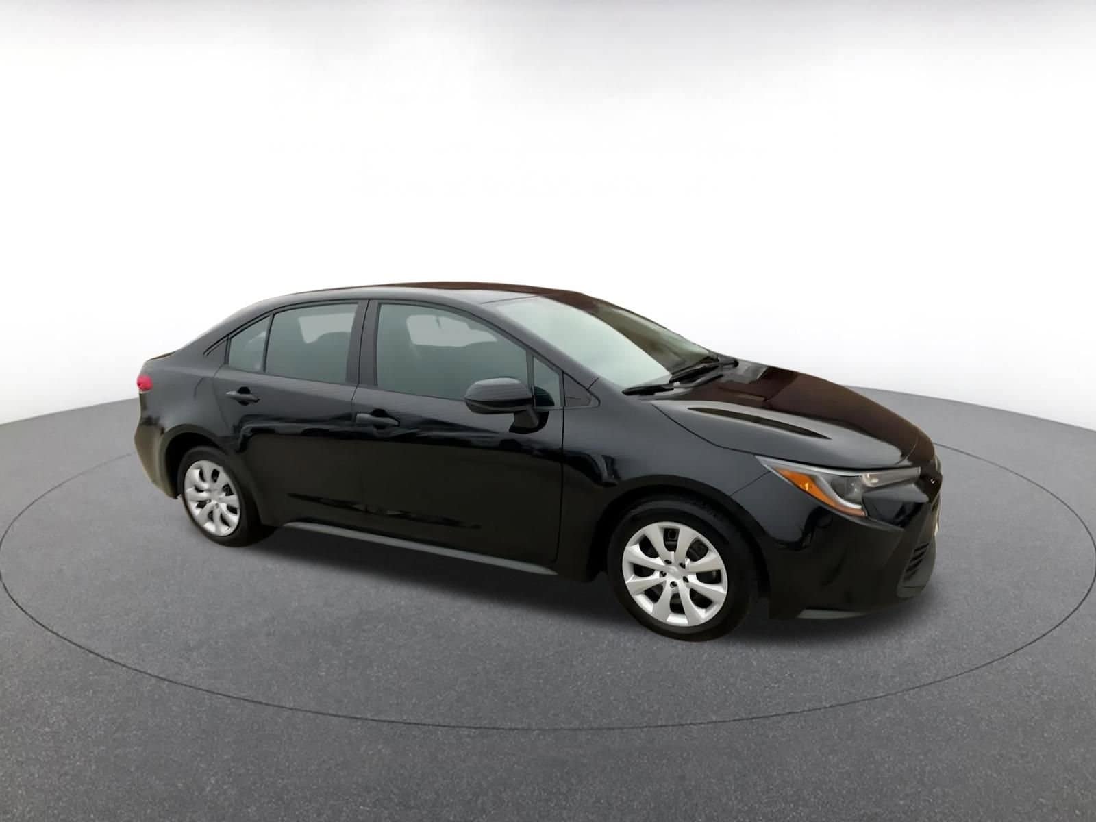 Thumbnail: 2025 Toyota Corolla - 2