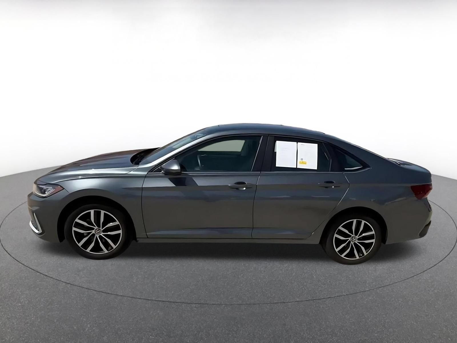 Thumbnail: 2025 Volkswagen Jetta - 9