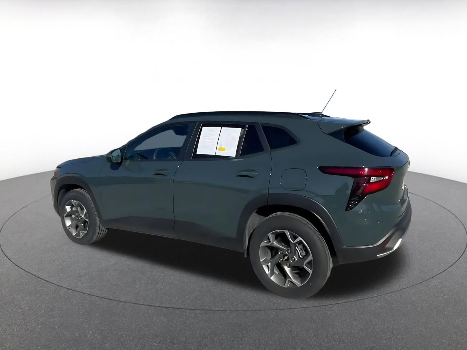 Thumbnail: 2025 Chevrolet Trax - 10