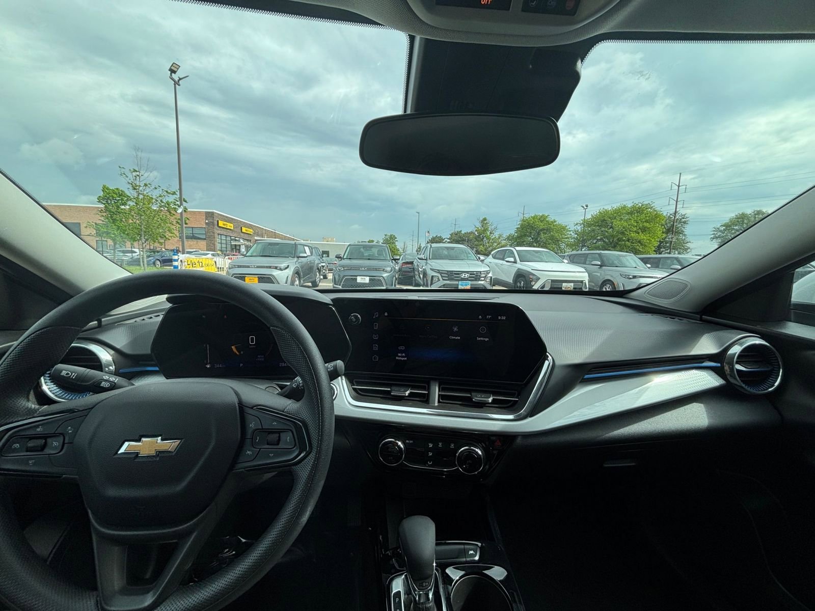 Thumbnail: 2025 Chevrolet Trax - 32