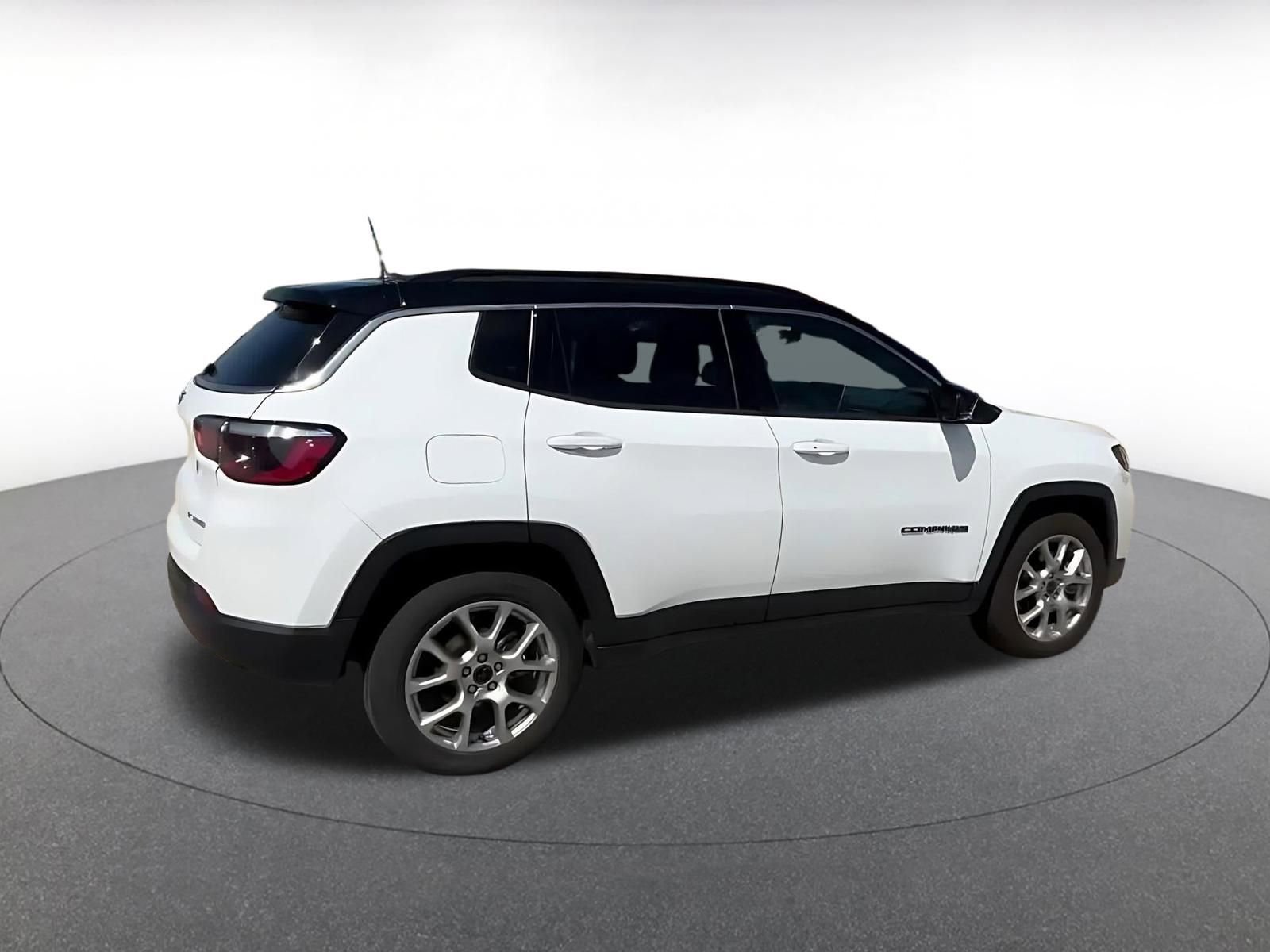 Thumbnail: 2025 Jeep Compass - 15